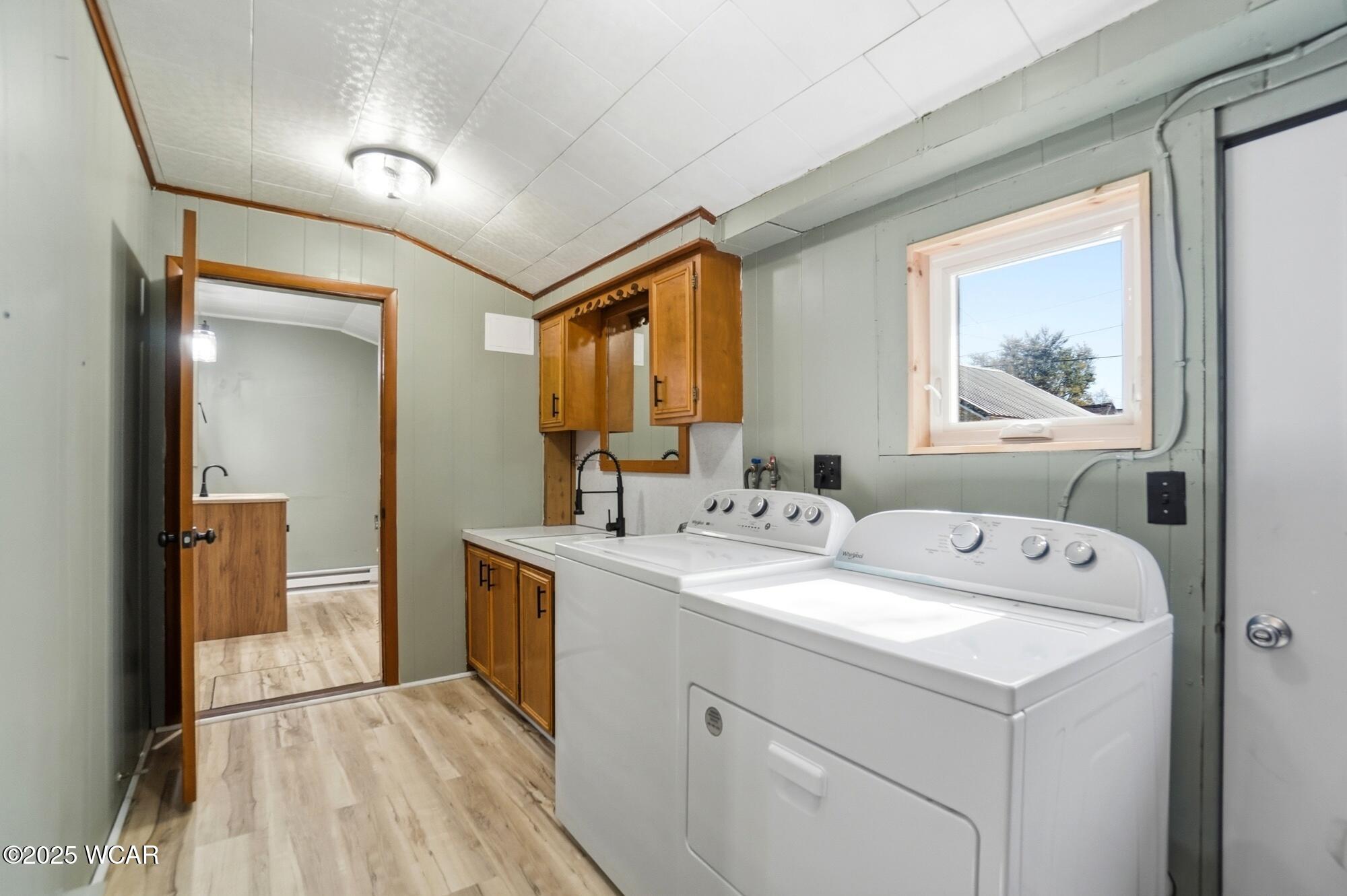 112 Railroad Street, Middle Point, Ohio