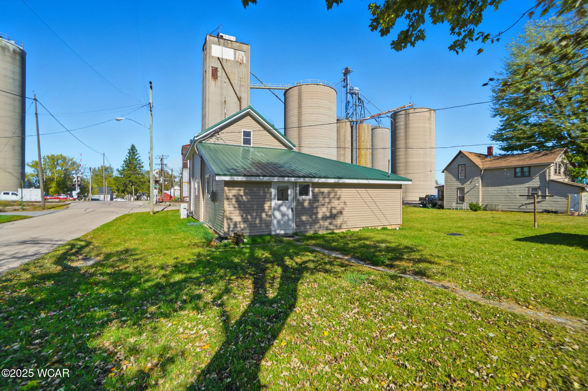 112 Railroad Street, Middle Point, Ohio