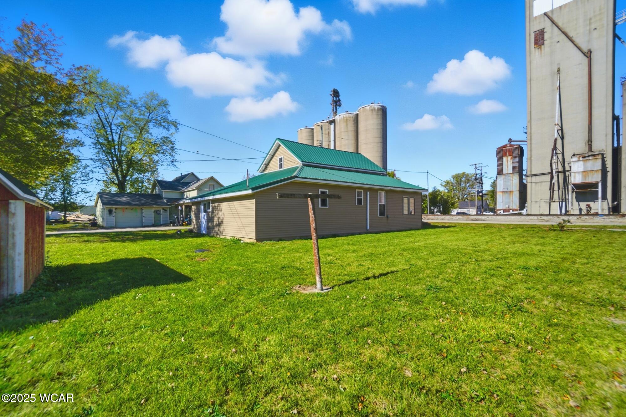 112 Railroad Street, Middle Point, Ohio