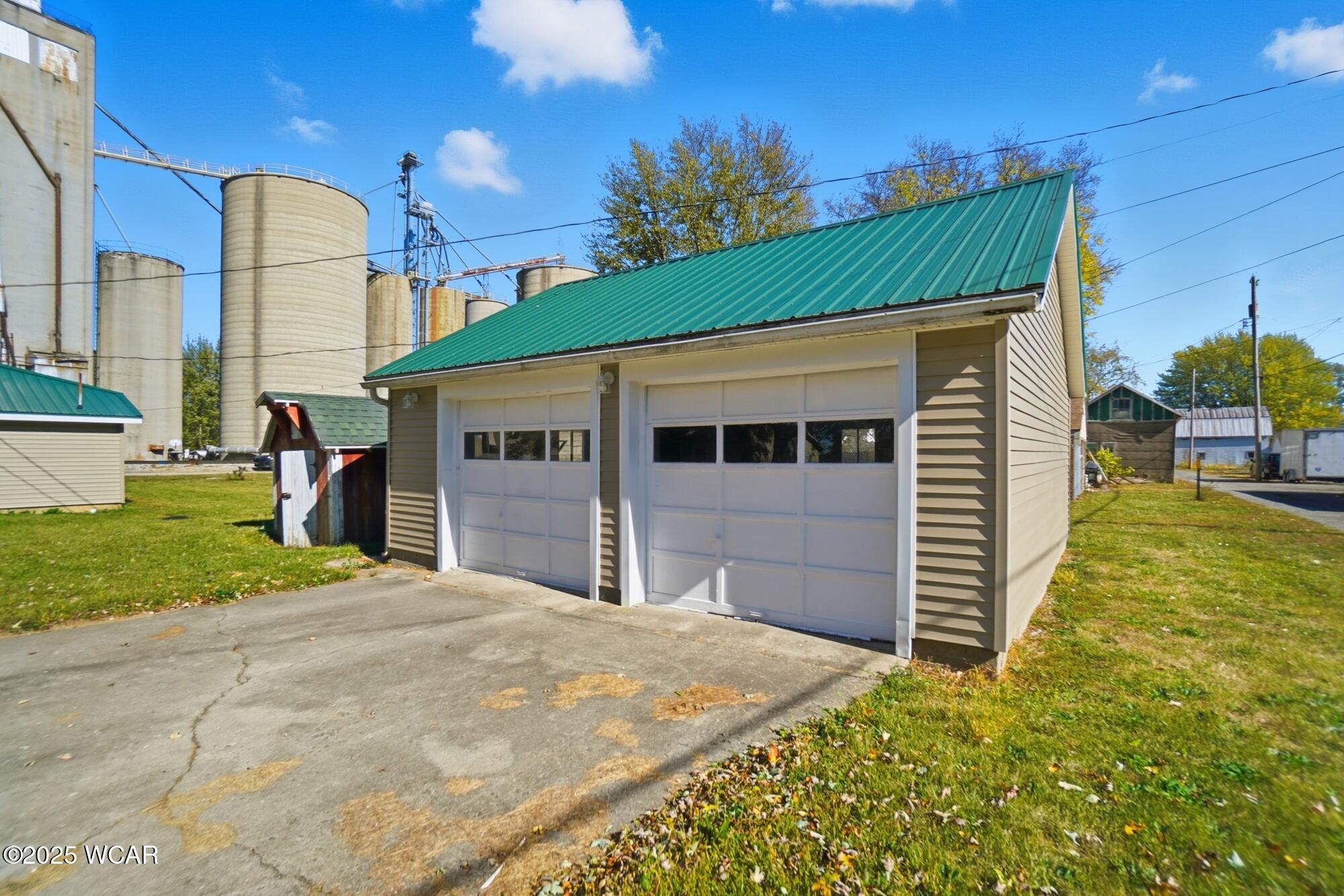 112 Railroad Street, Middle Point, Ohio