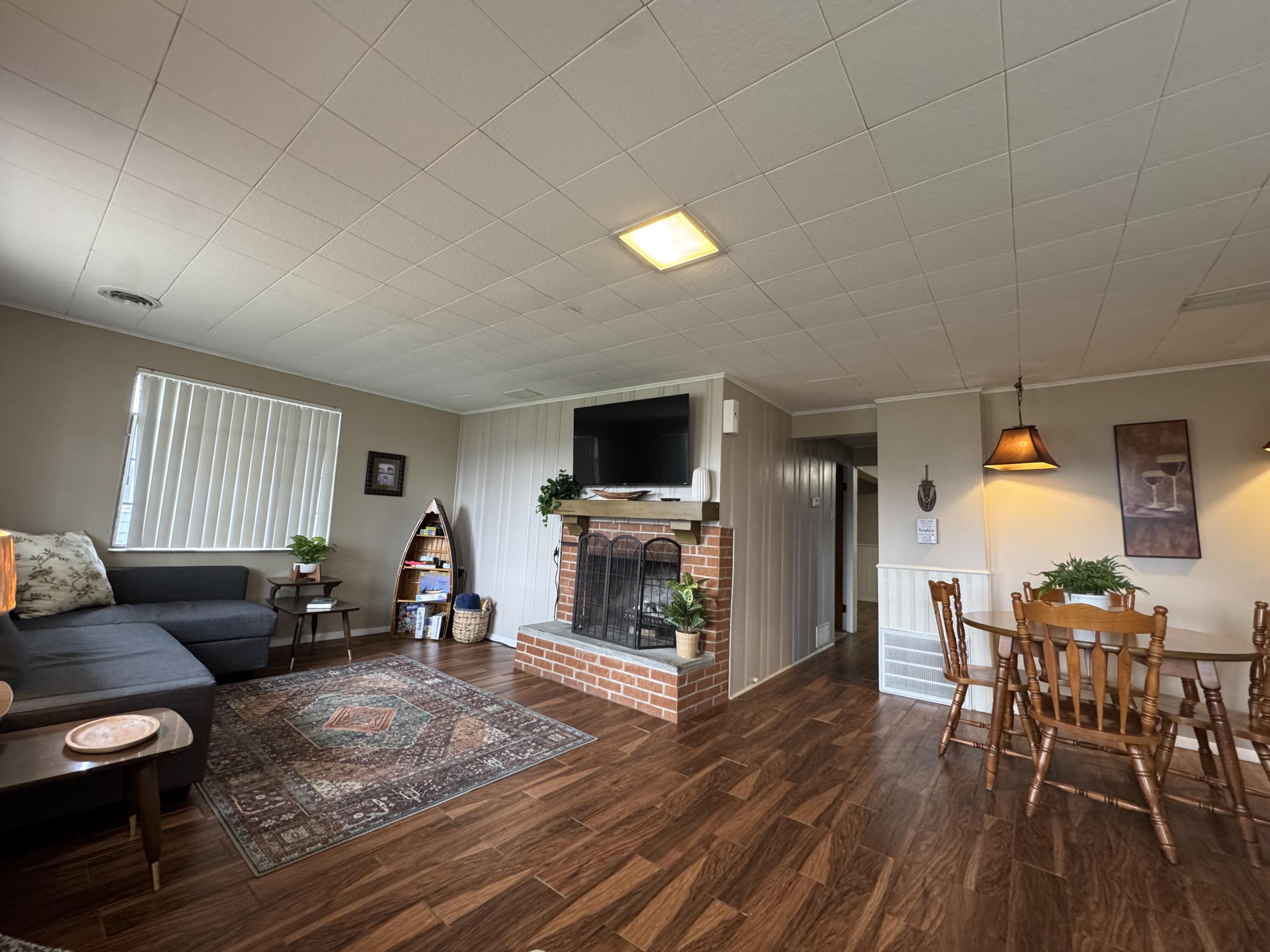 9411 Lakeshore Drive, Huntsville, Ohio 43324