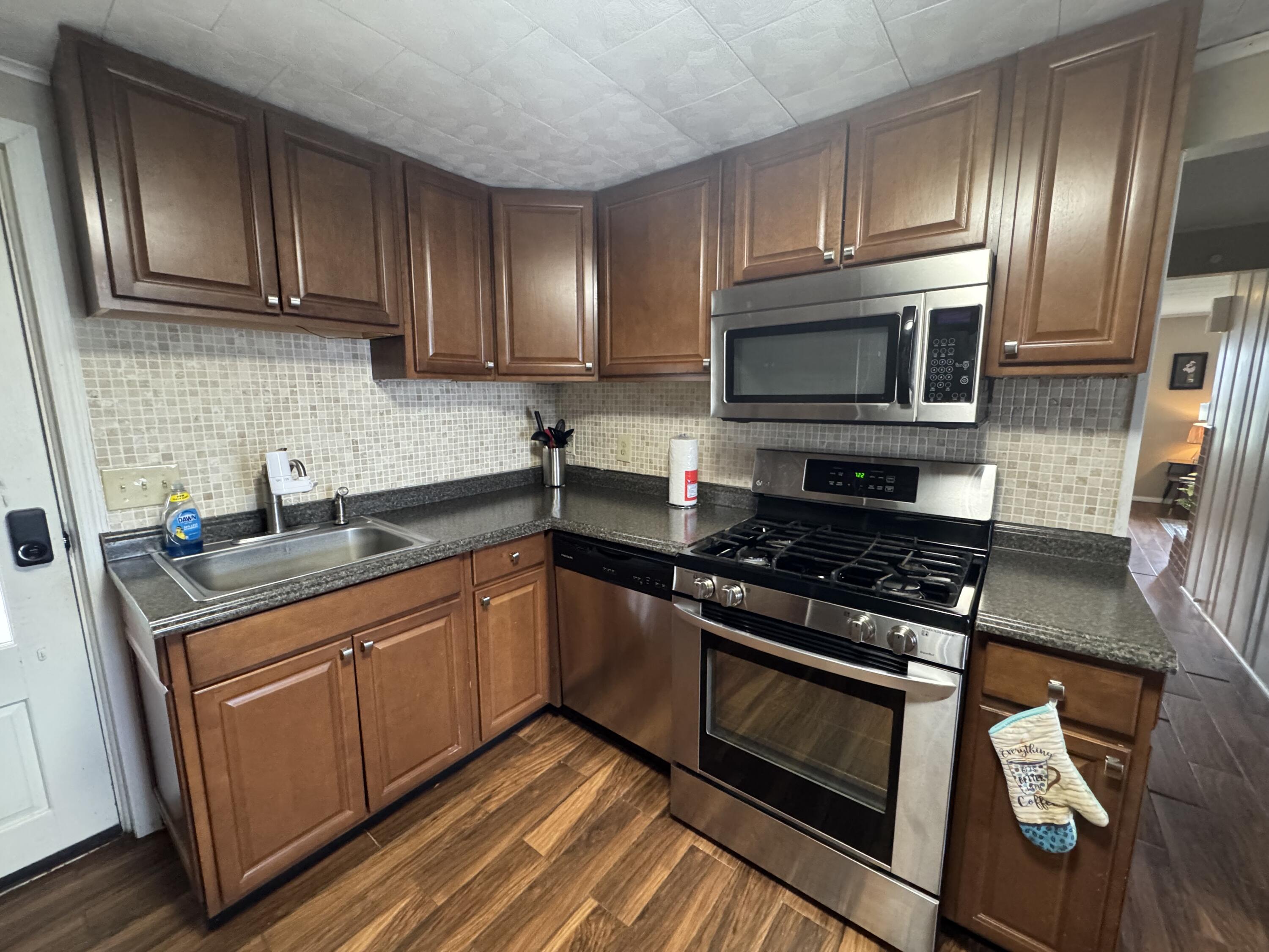 9411 Lakeshore Drive, Huntsville, Ohio 43324