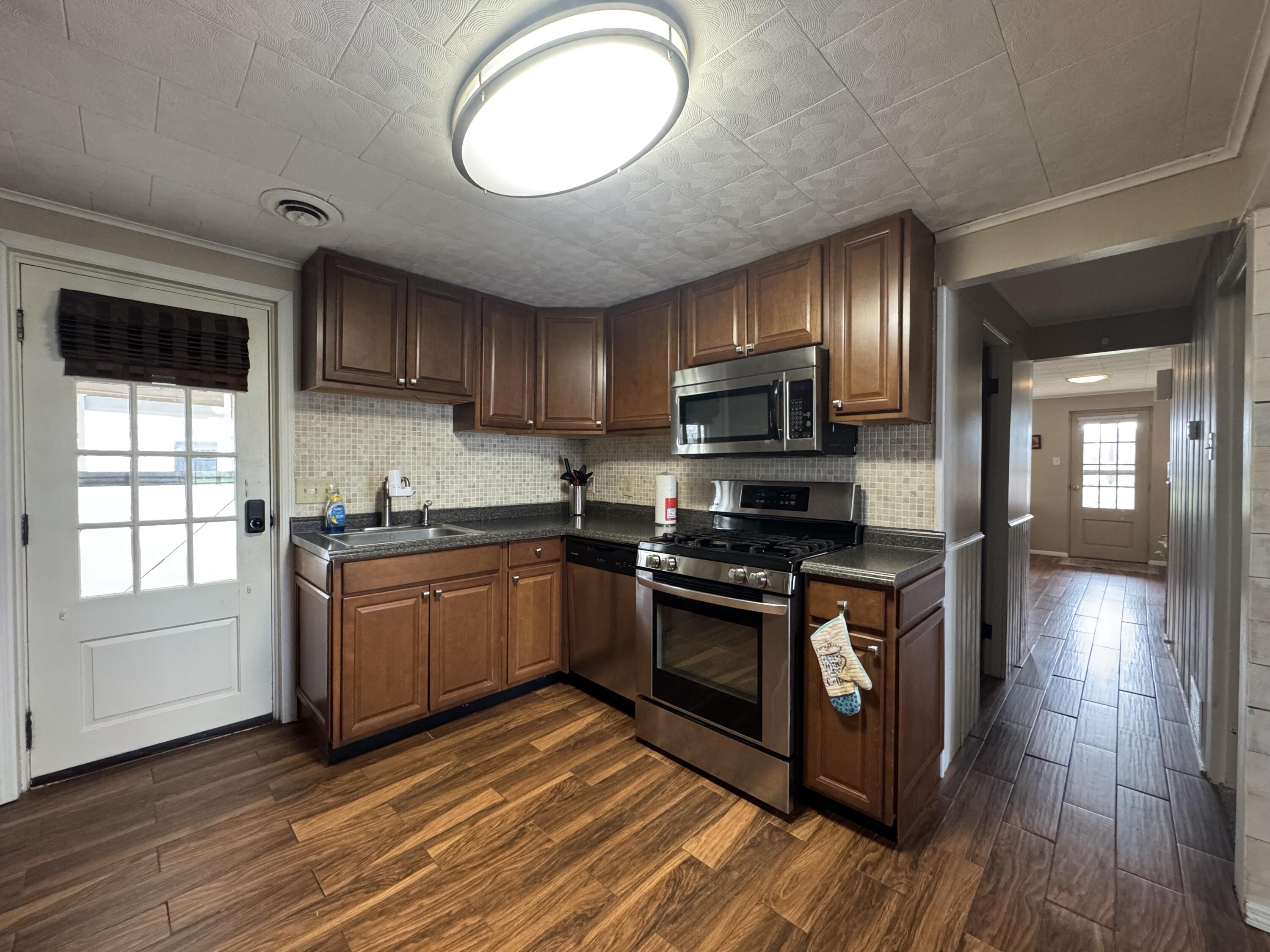 9411 Lakeshore Drive, Huntsville, Ohio 43324