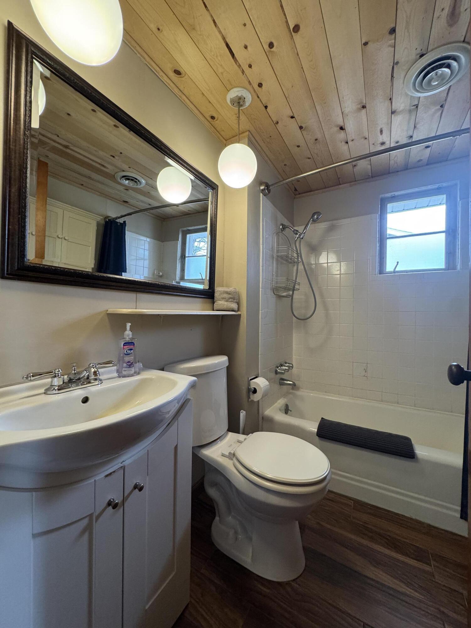 9411 Lakeshore Drive, Huntsville, Ohio 43324