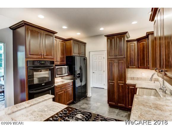 2974 Autumn Leaves Court, Lima, Ohio