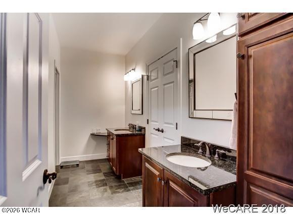 2974 Autumn Leaves Court, Lima, Ohio