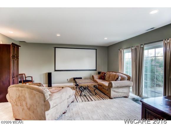 2974 Autumn Leaves Court, Lima, Ohio