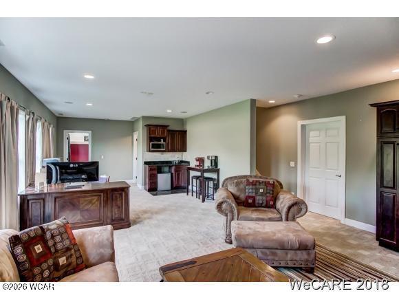 2974 Autumn Leaves Court, Lima, Ohio