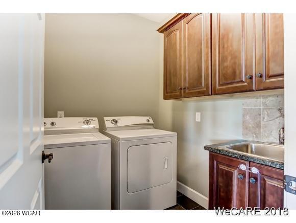 2974 Autumn Leaves Court, Lima, Ohio