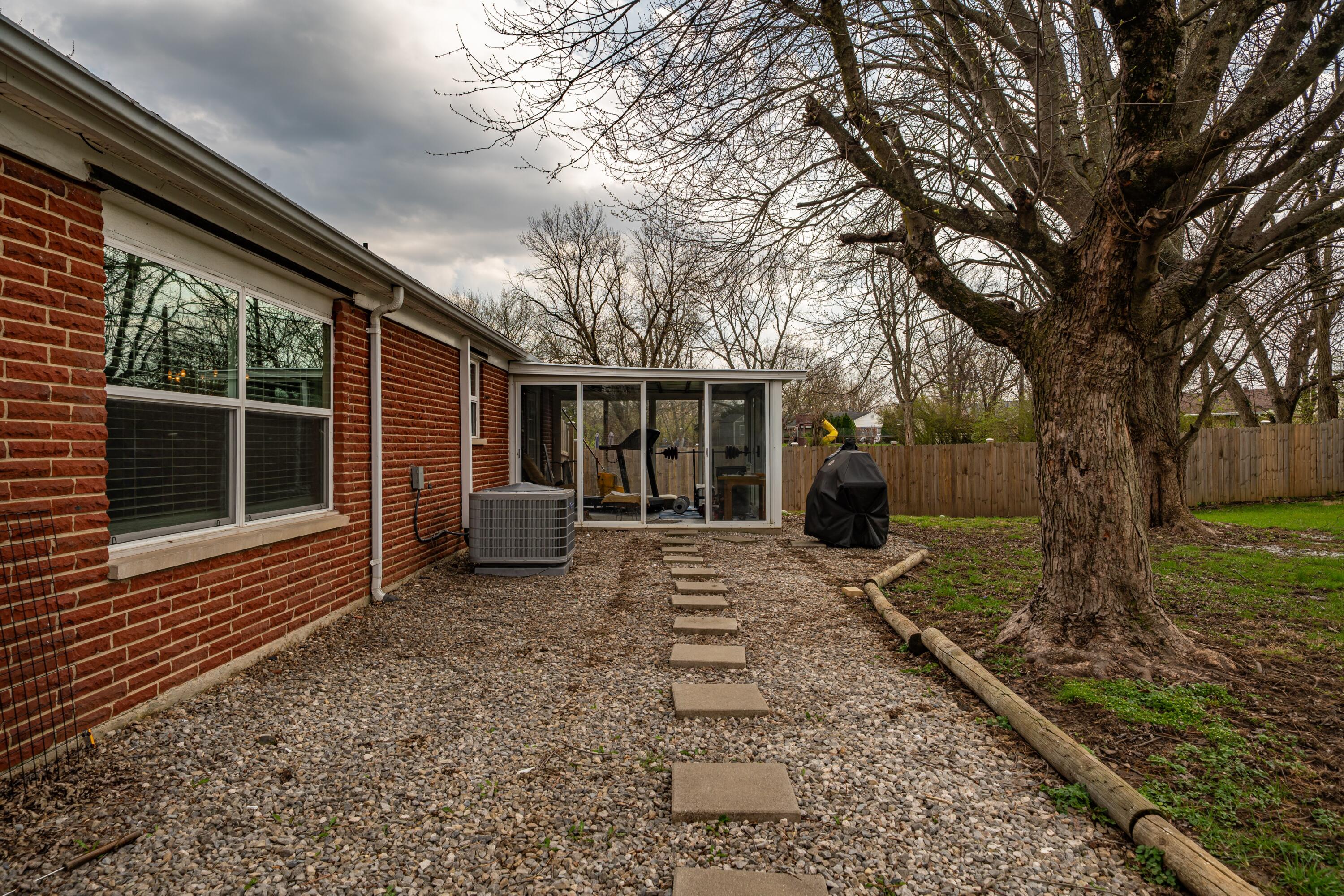 6925 Park Vista Road, Englewood, Ohio 45322