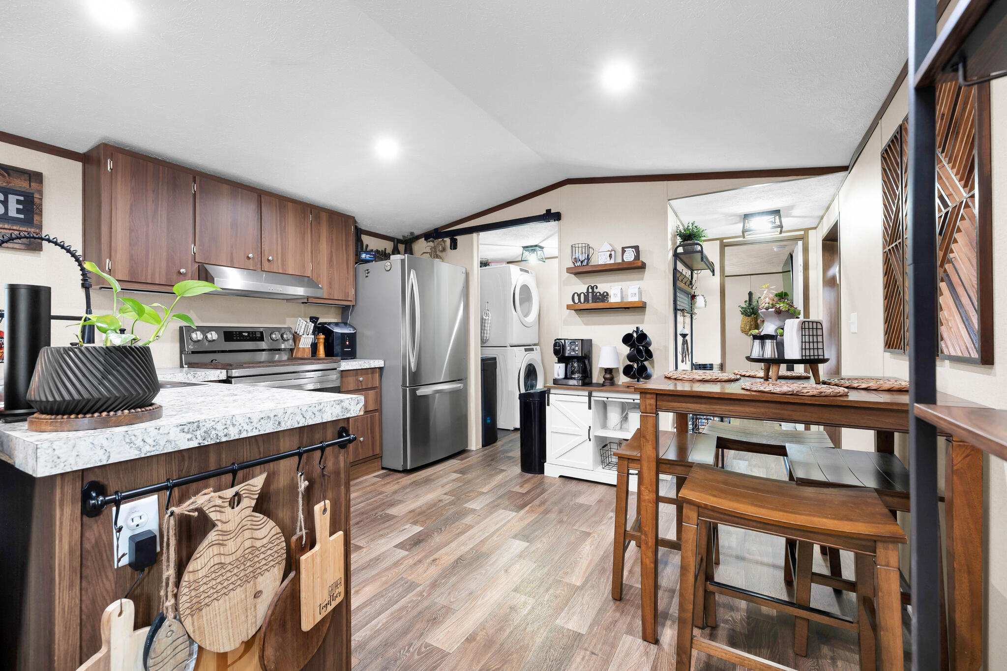 11300 Tuscarora Path, Lakeview, Ohio 43331