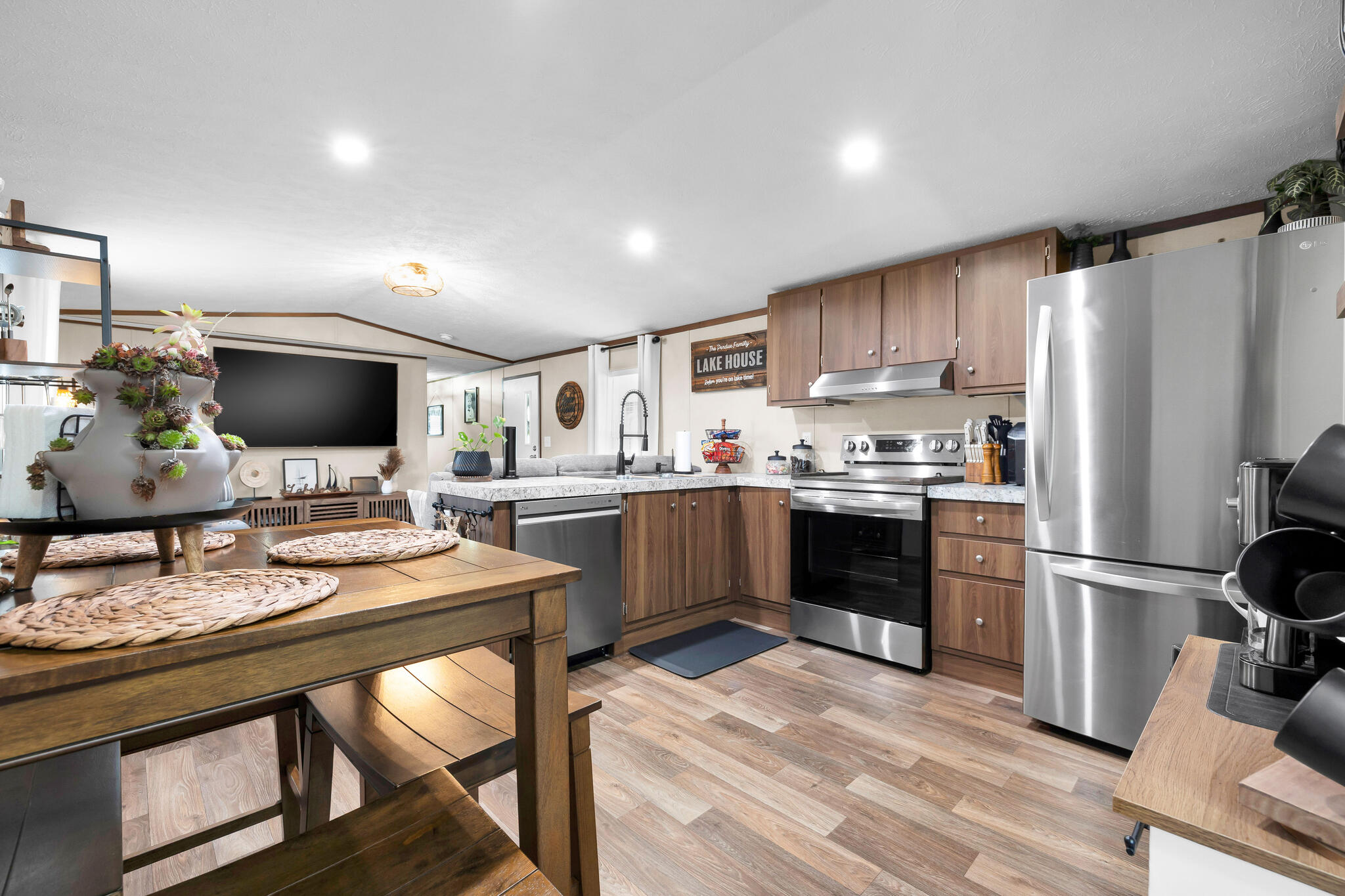 11300 Tuscarora Path, Lakeview, Ohio 43331