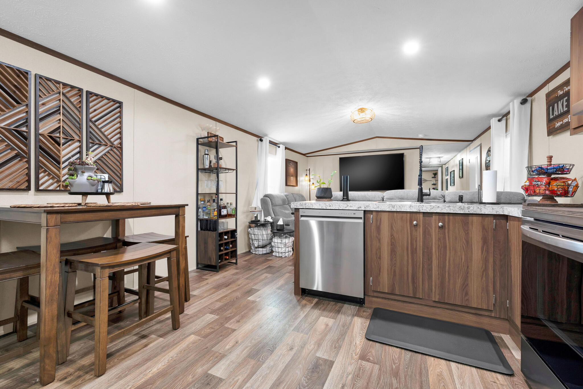 11300 Tuscarora Path, Lakeview, Ohio 43331