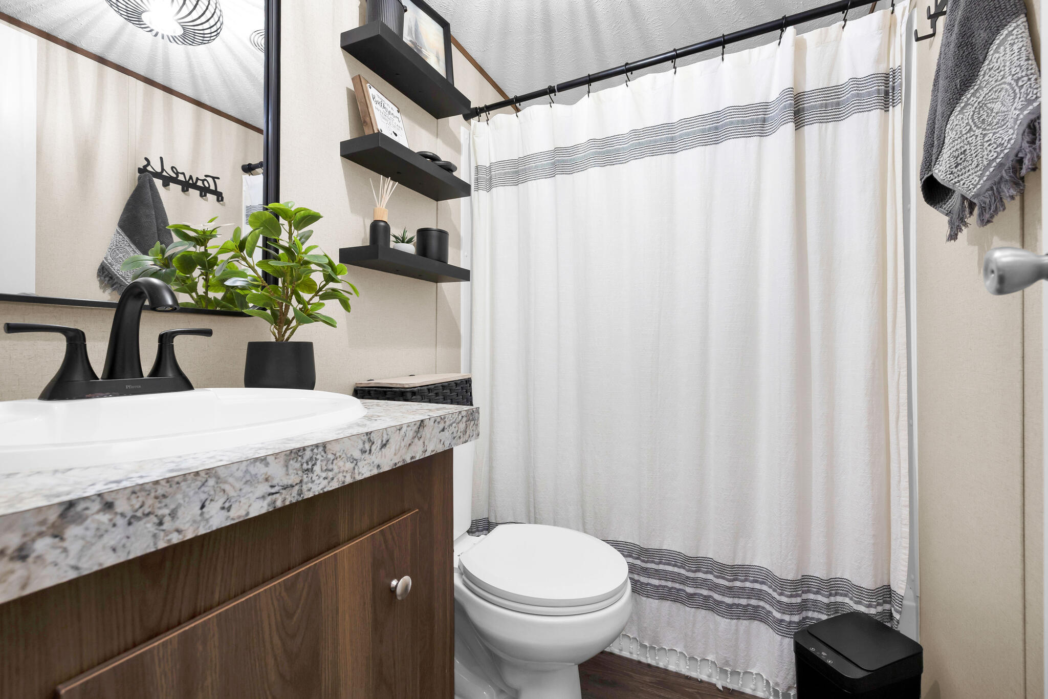 11300 Tuscarora Path, Lakeview, Ohio 43331