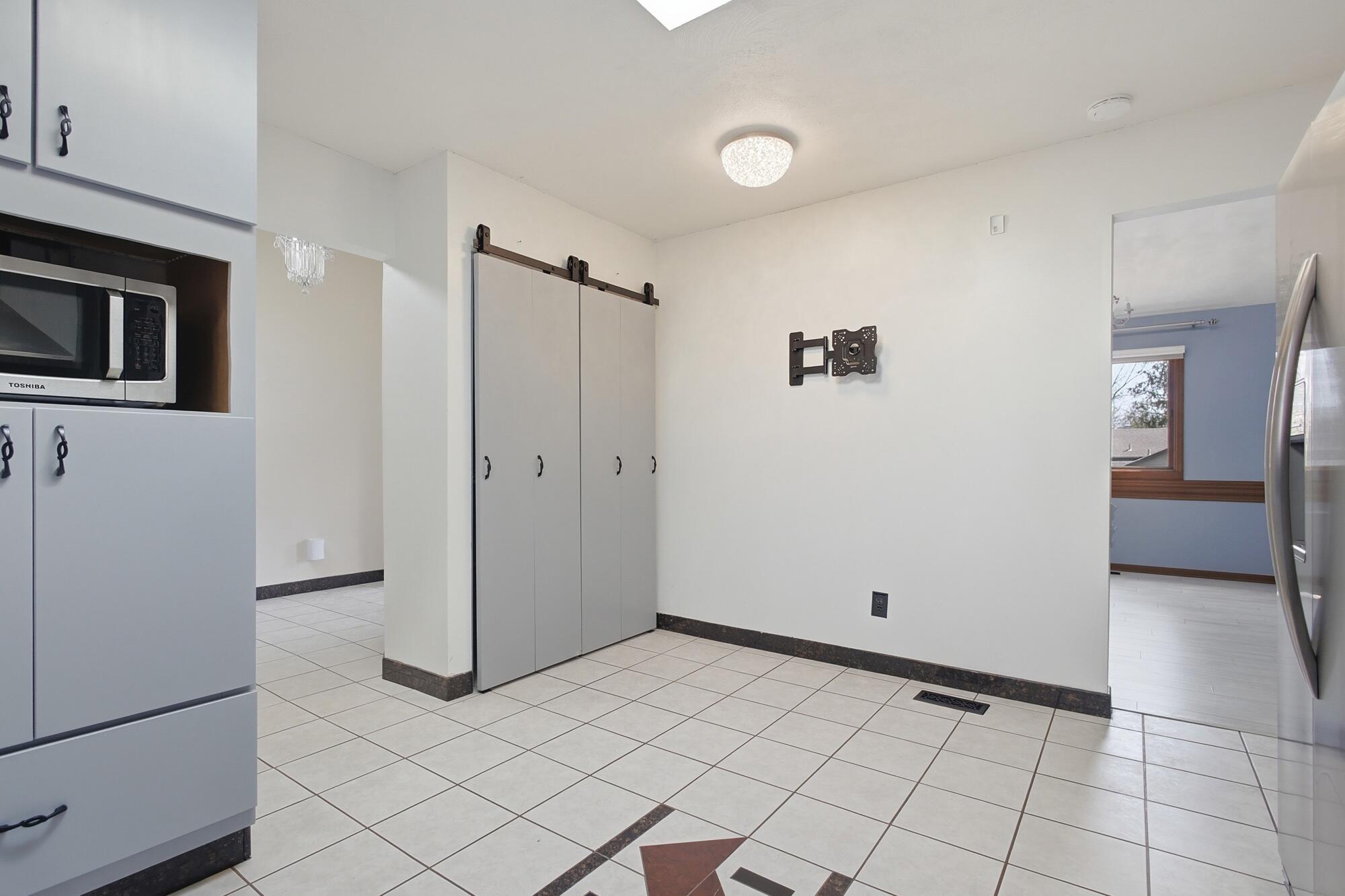 438 Merrick Drive, Beavercreek, Ohio 45434