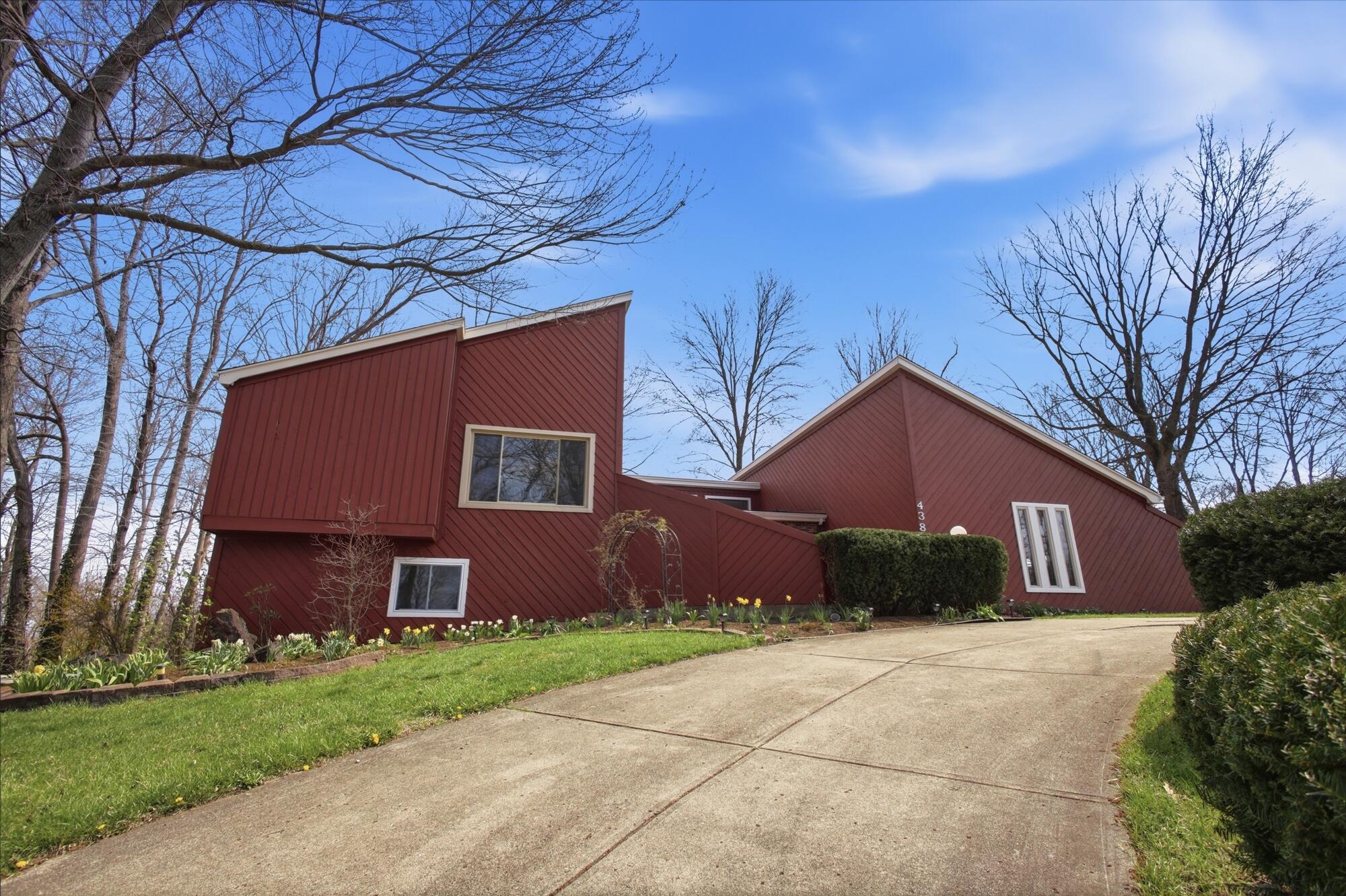 438 Merrick Drive, Beavercreek, Ohio 45434