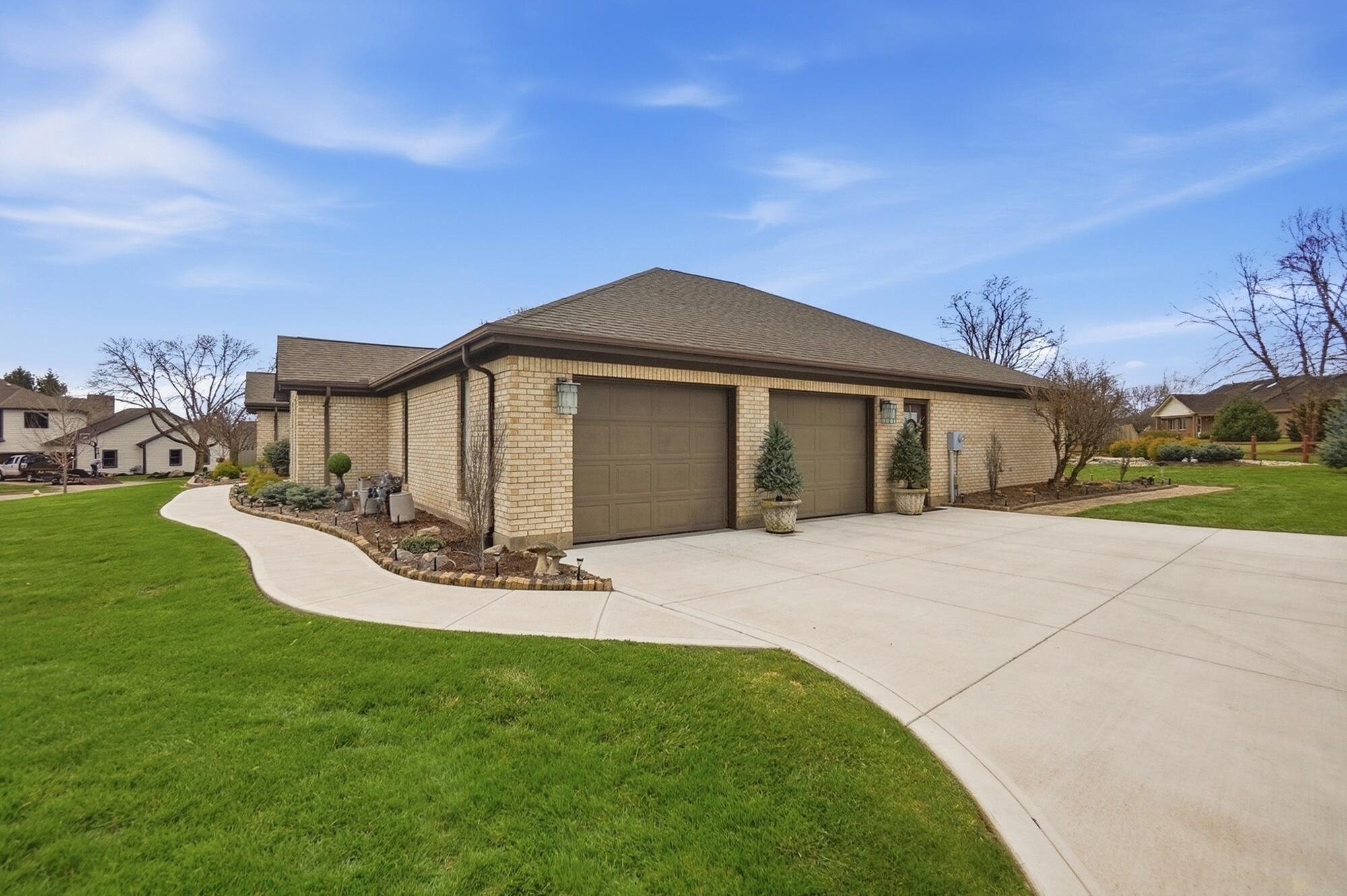 610 Stonecress Drive, Tipp City, Ohio 45371