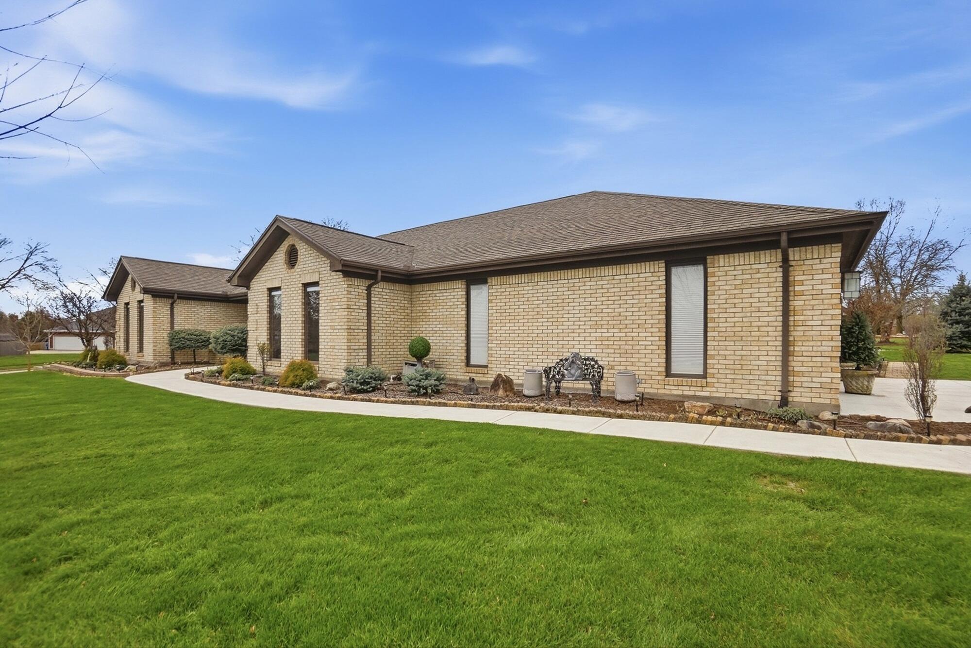 610 Stonecress Drive, Tipp City, Ohio 45371