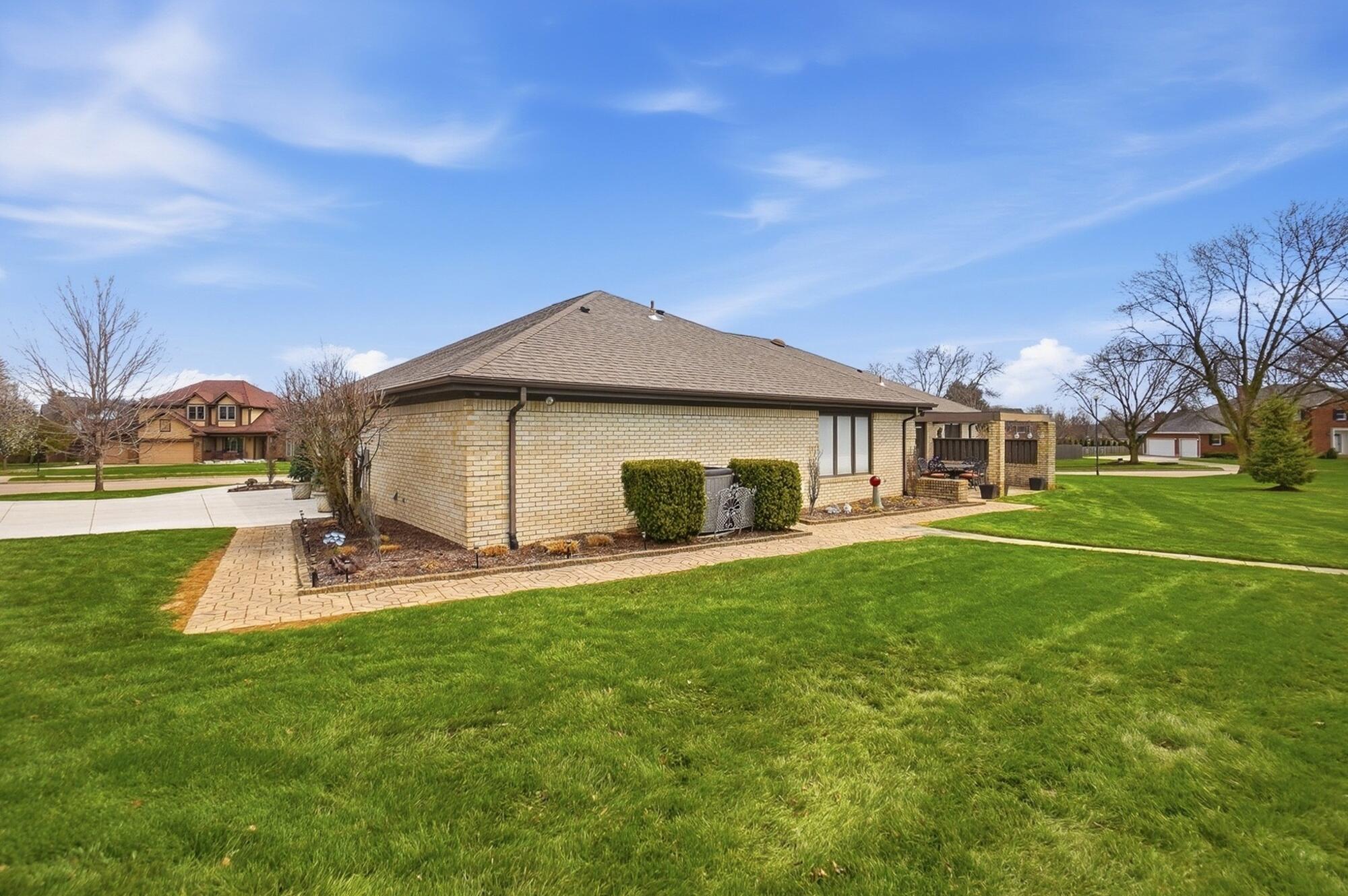 610 Stonecress Drive, Tipp City, Ohio 45371