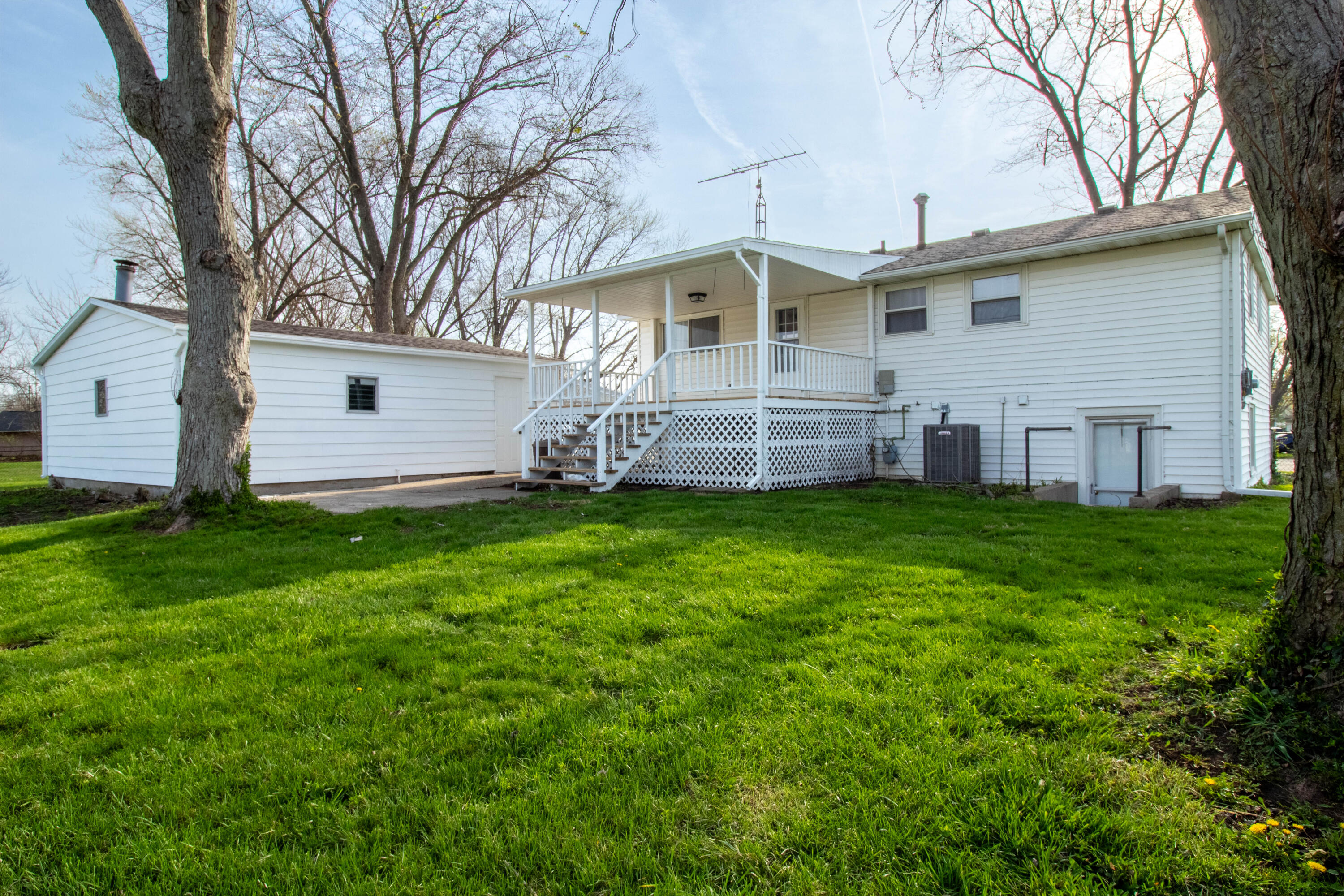 489 Caldwell Circle, New Carlisle, Ohio 45344