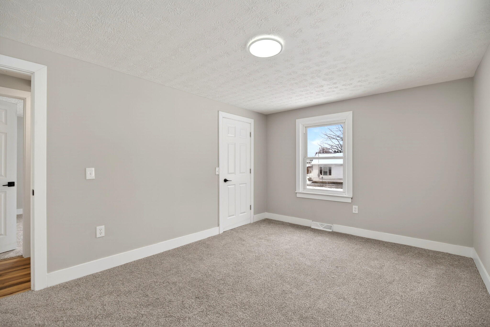 9475 National Road, New Carlisle, Ohio 45344