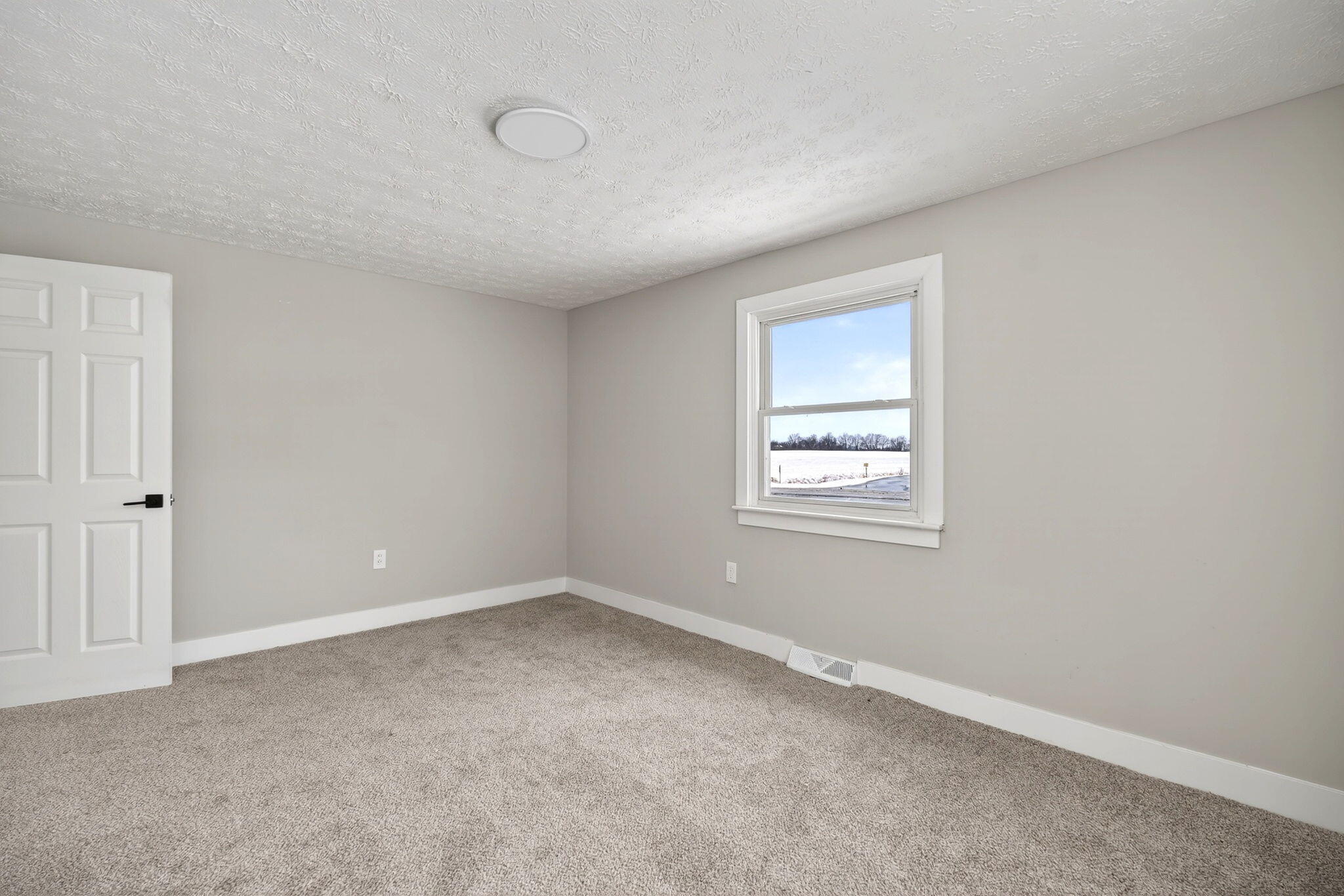 9475 National Road, New Carlisle, Ohio 45344