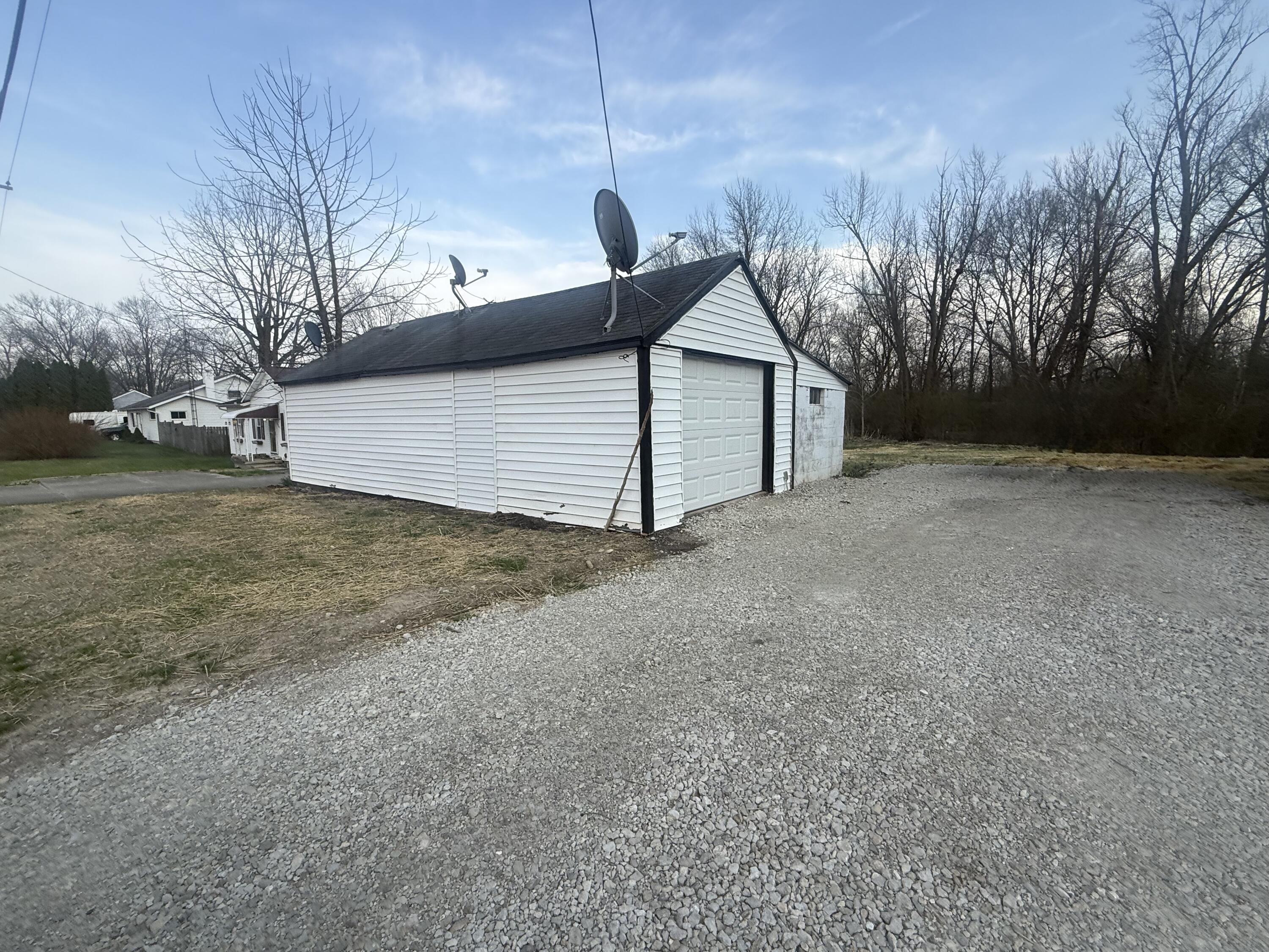 9475 National Road, New Carlisle, Ohio 45344