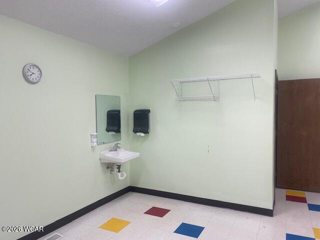 1932 Charledon Avenue, Lima, Ohio