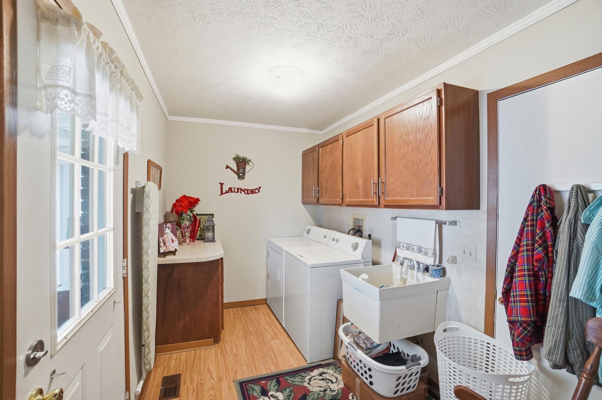 1039 Bradford Drive, Springfield, Ohio 45503