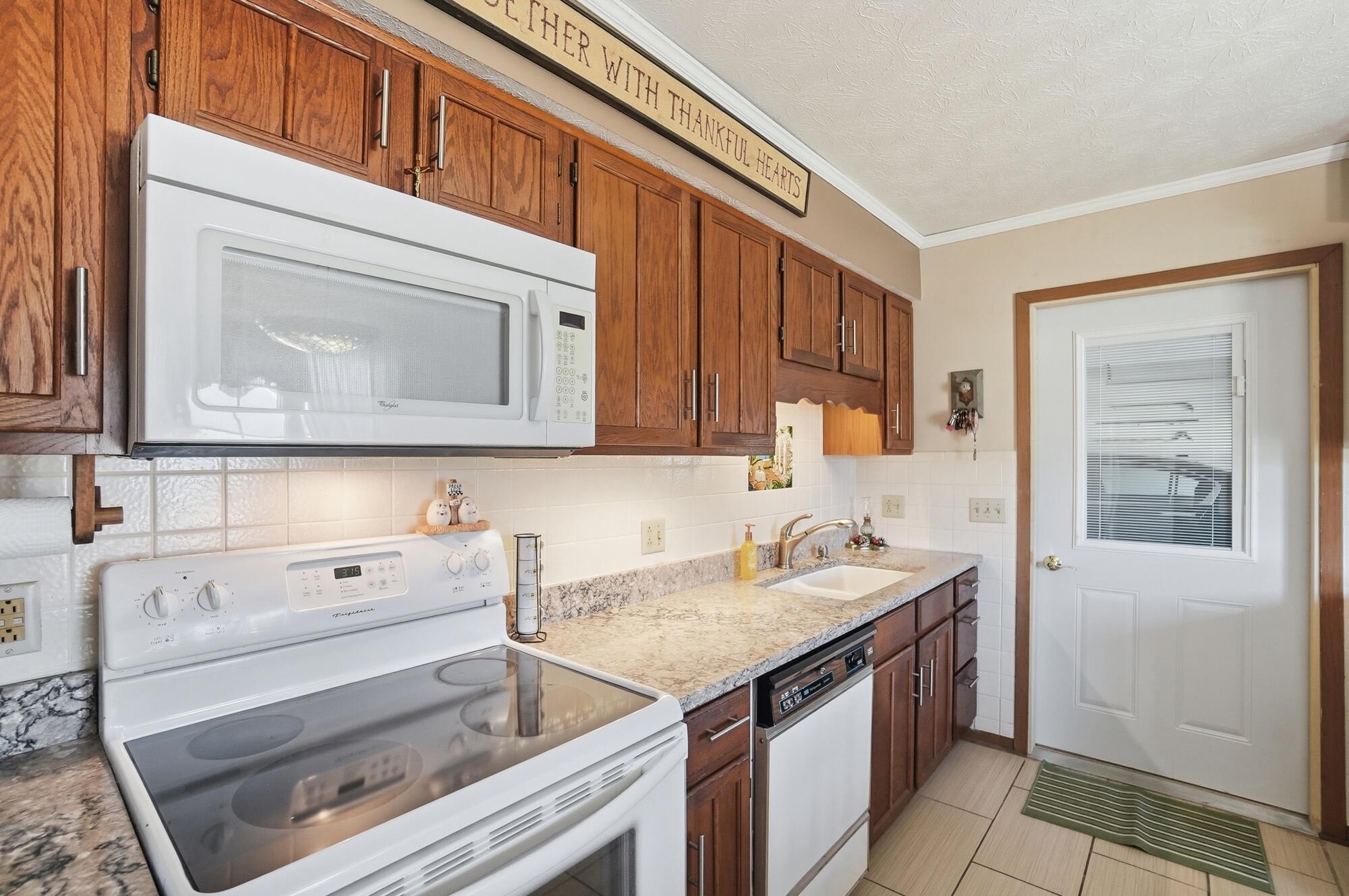 1039 Bradford Drive, Springfield, Ohio 45503