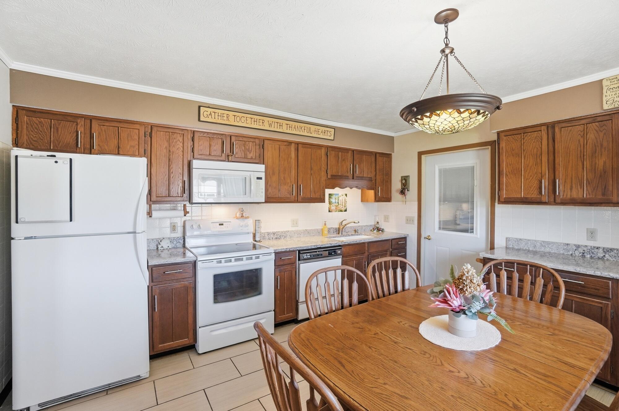 1039 Bradford Drive, Springfield, Ohio 45503