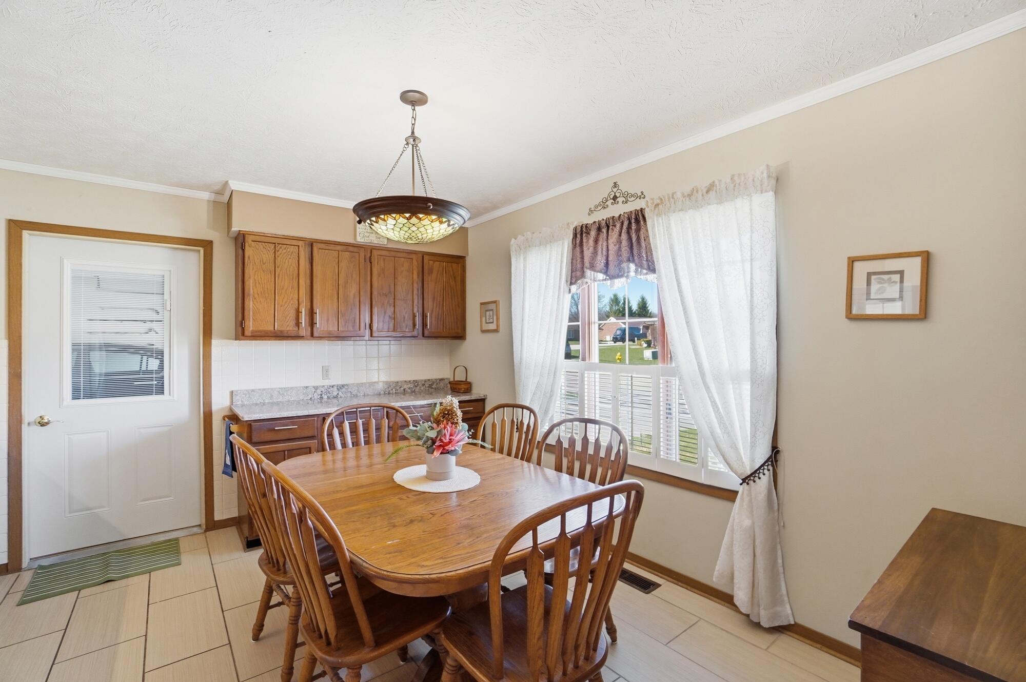 1039 Bradford Drive, Springfield, Ohio 45503