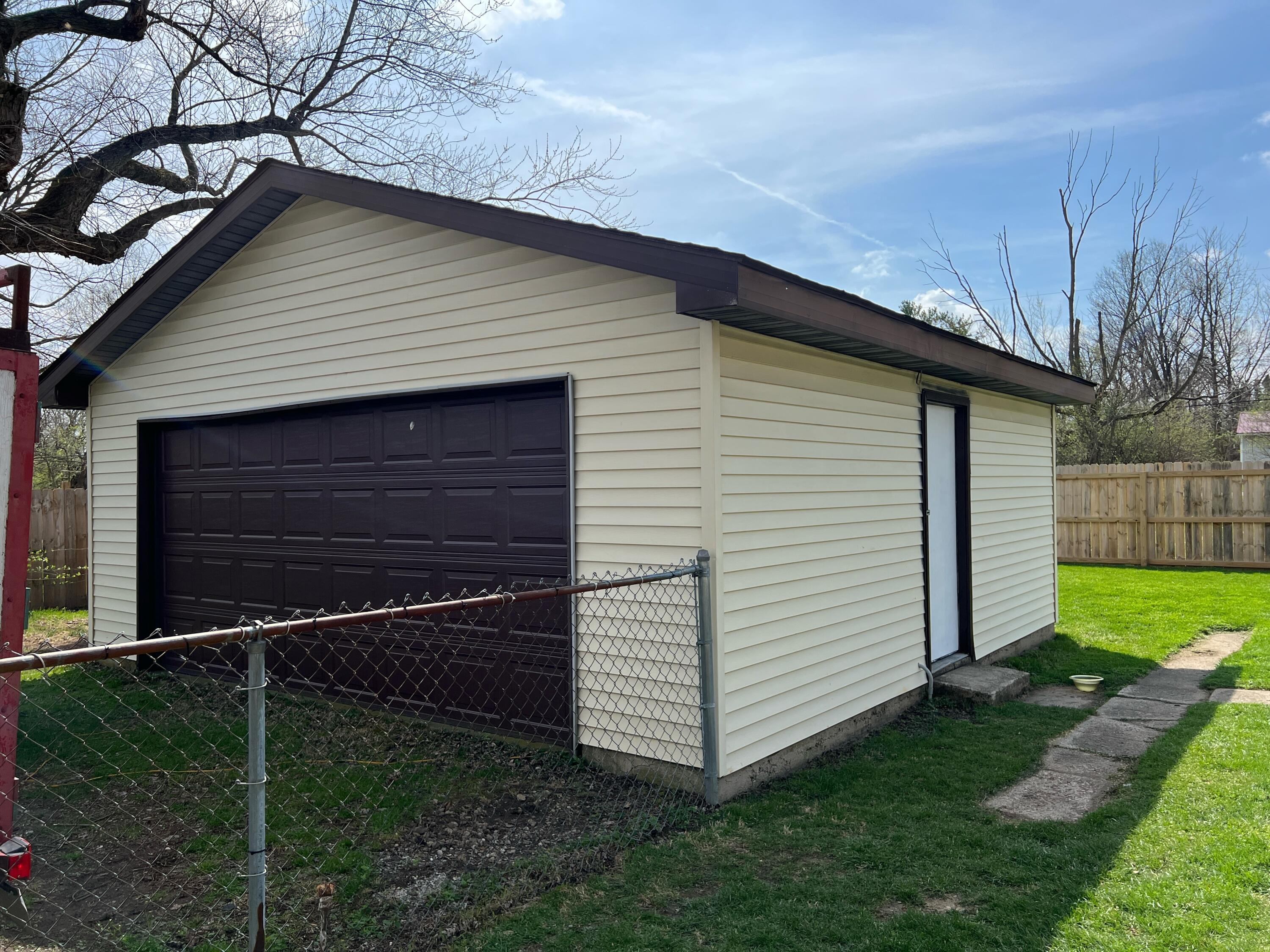 533 Lyle Avenue, Springfield, Ohio 45505