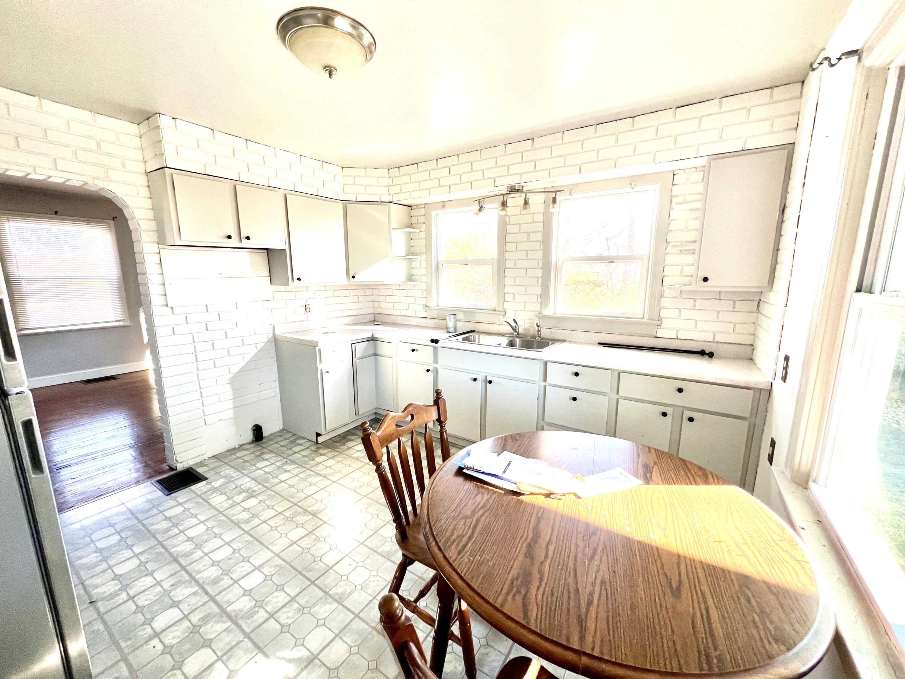 3145 Troy Road, Springfield, Ohio 45504