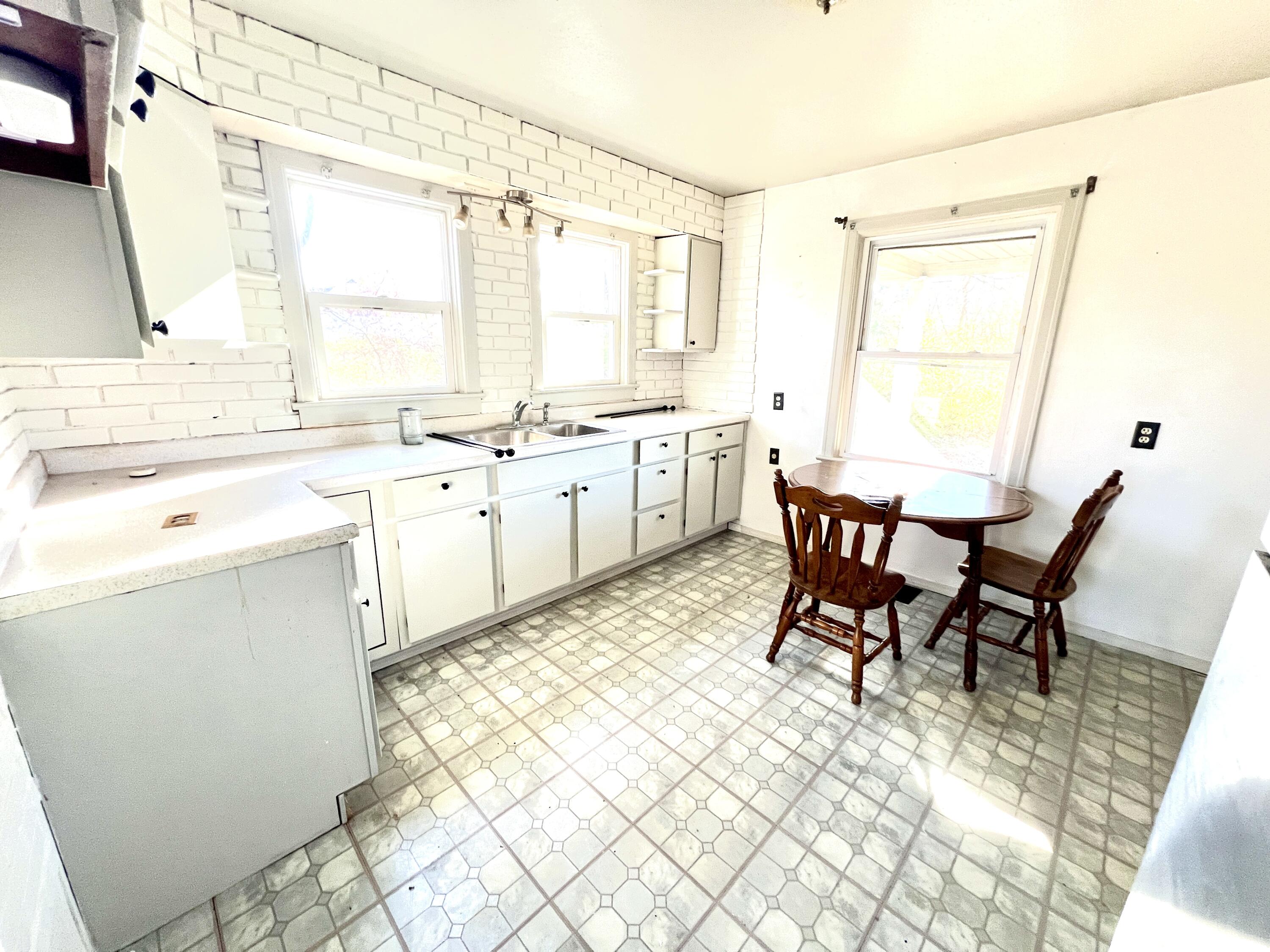 3145 Troy Road, Springfield, Ohio 45504