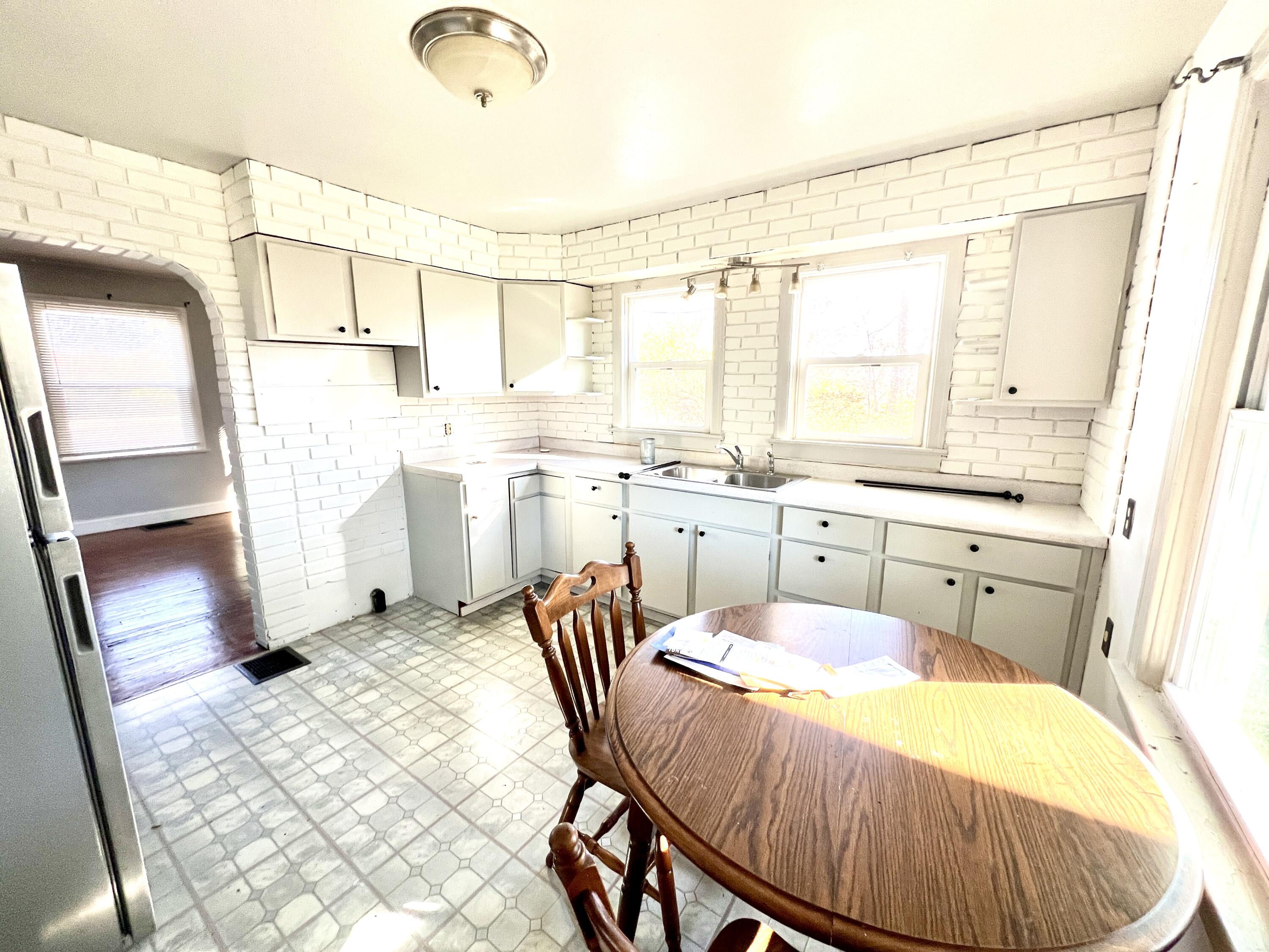 3145 Troy Road, Springfield, Ohio 45504