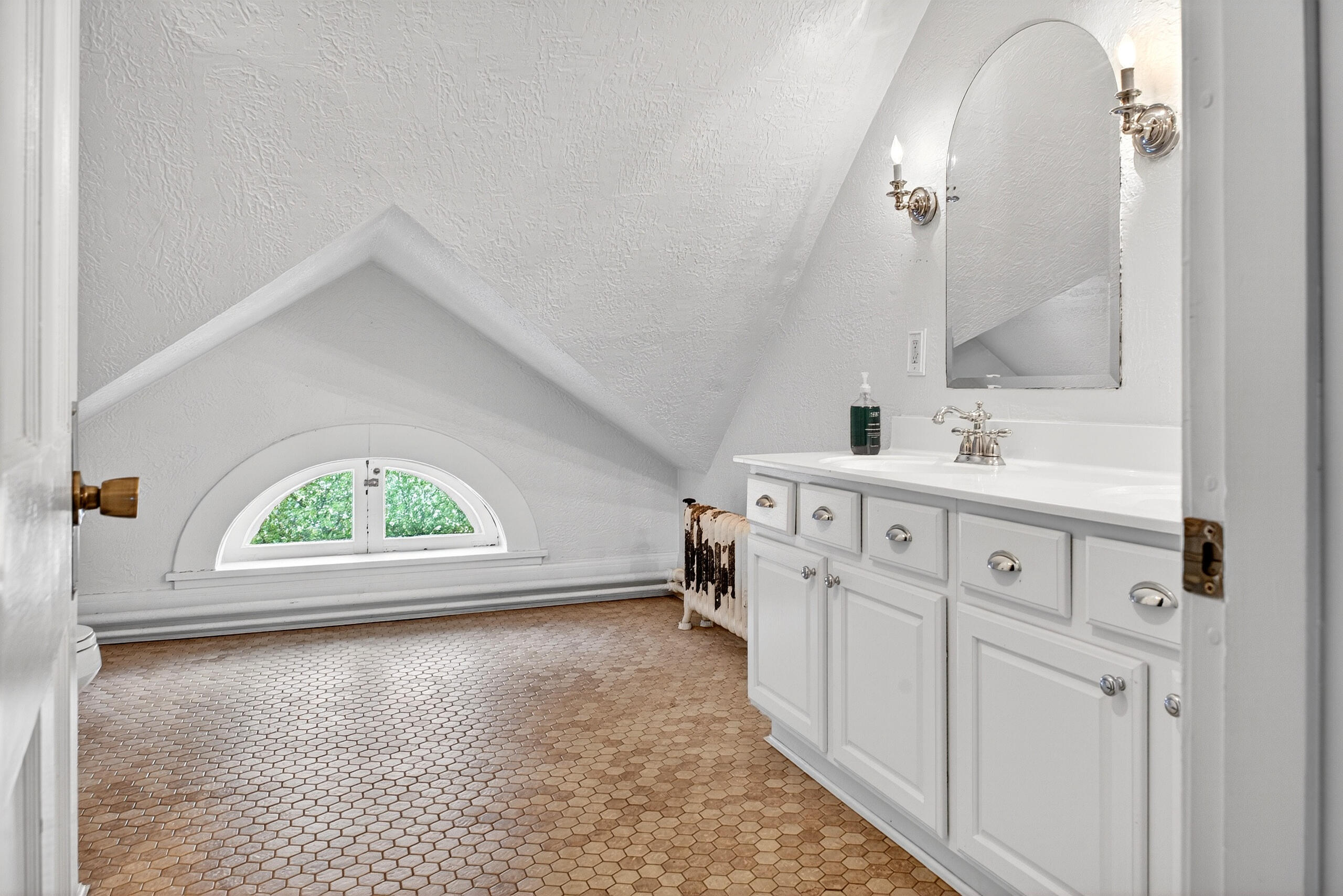 1115 Oakwood Avenue, Oakwood, Ohio 45419