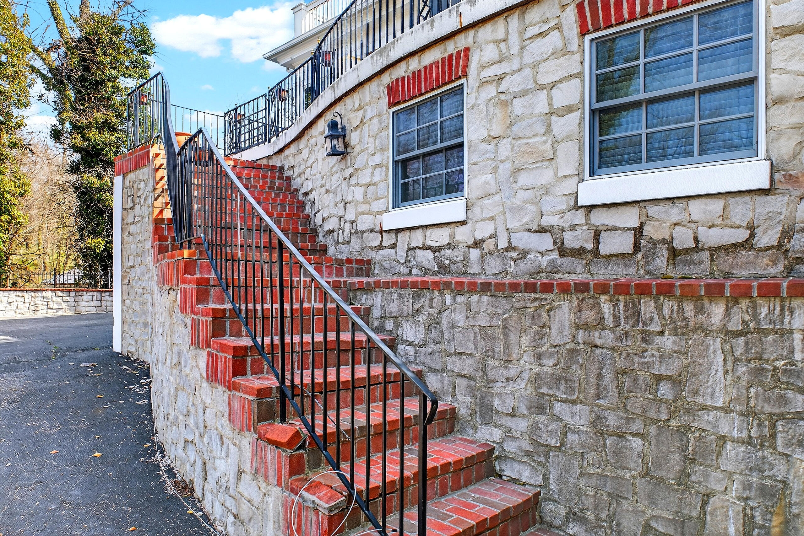 1115 Oakwood Avenue, Oakwood, Ohio 45419