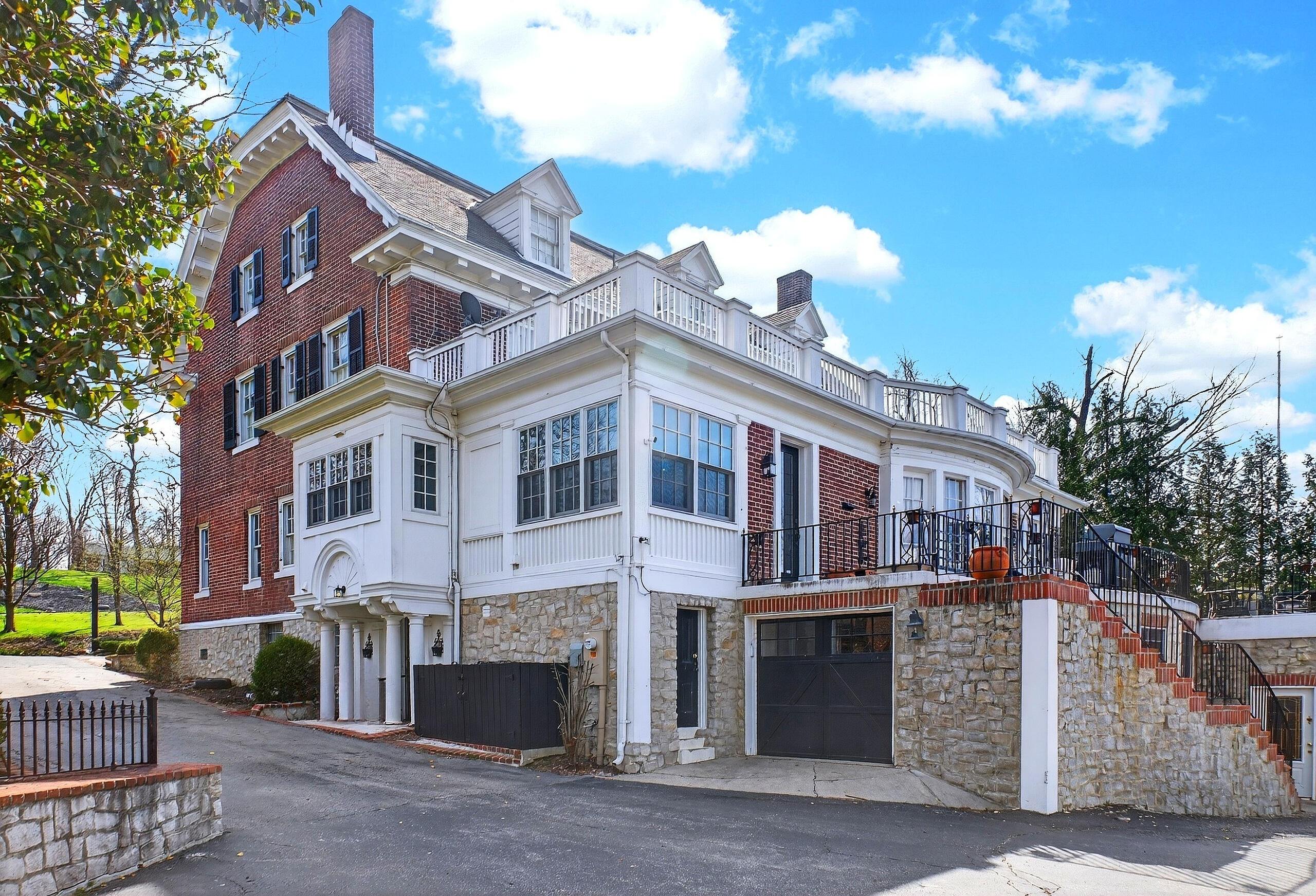 1115 Oakwood Avenue, Oakwood, Ohio 45419