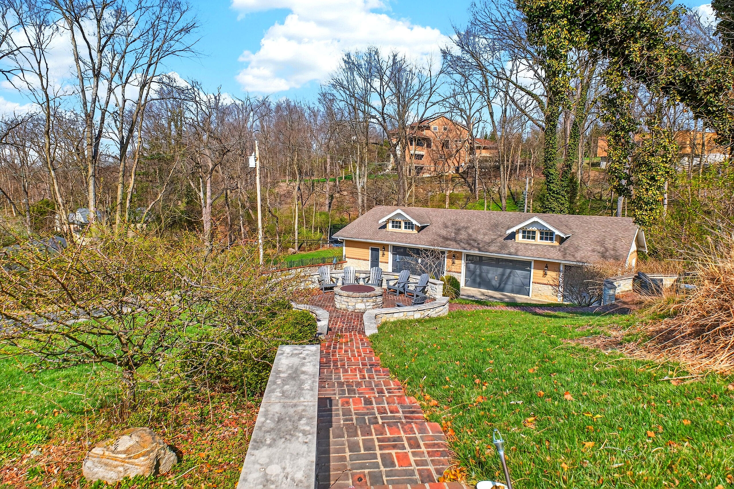 1115 Oakwood Avenue, Oakwood, Ohio 45419