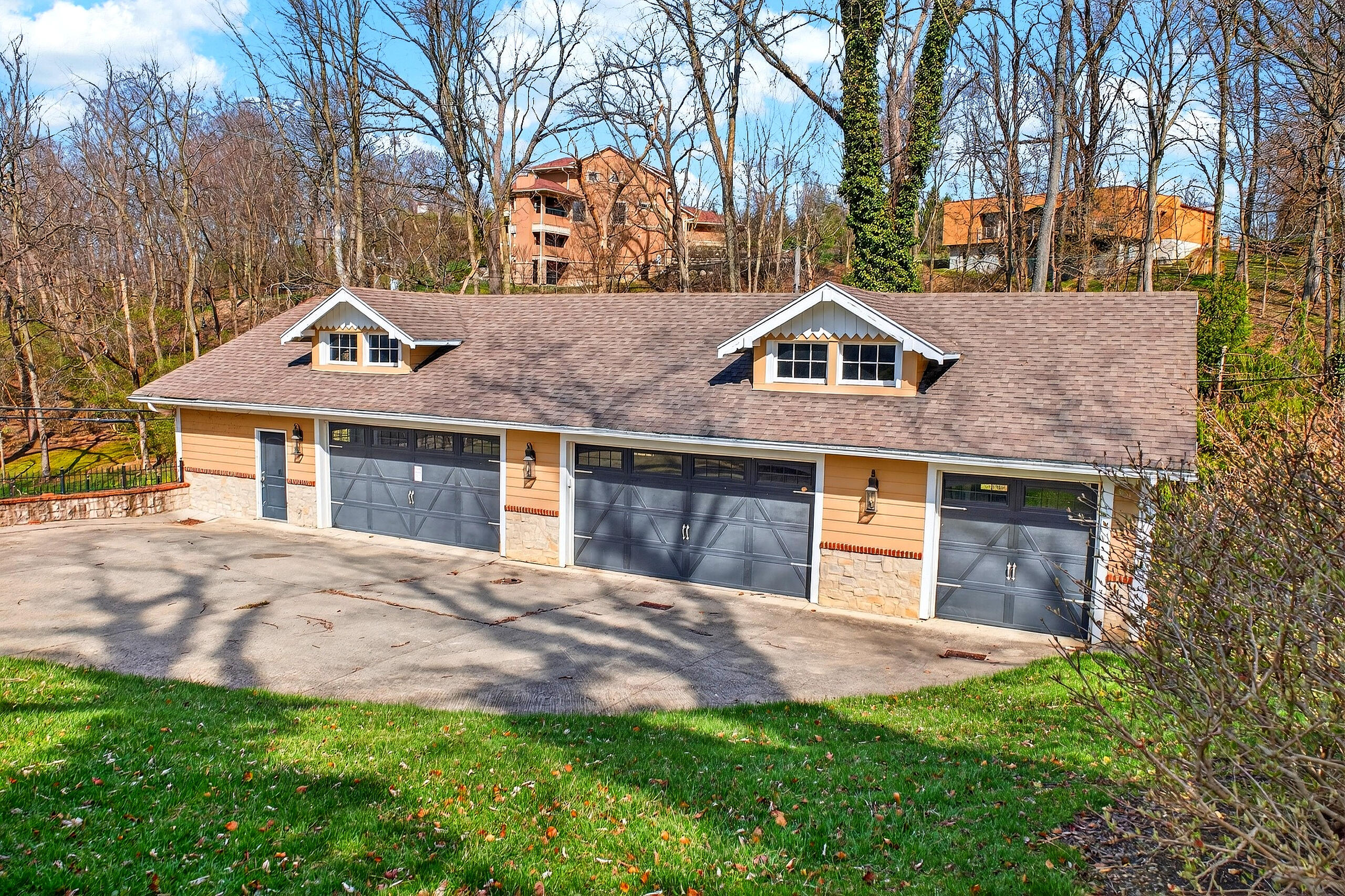 1115 Oakwood Avenue, Oakwood, Ohio 45419