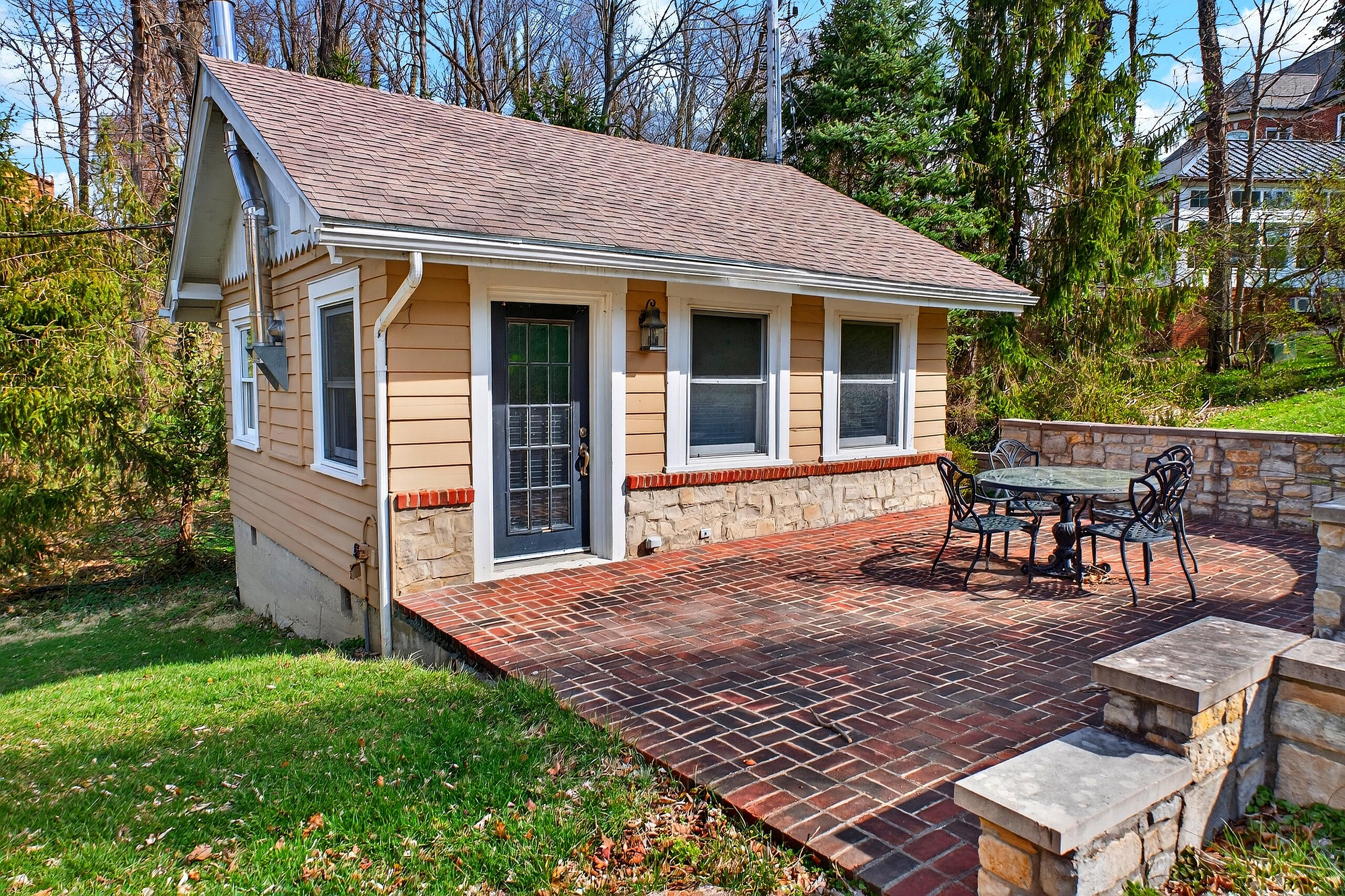 1115 Oakwood Avenue, Oakwood, Ohio 45419