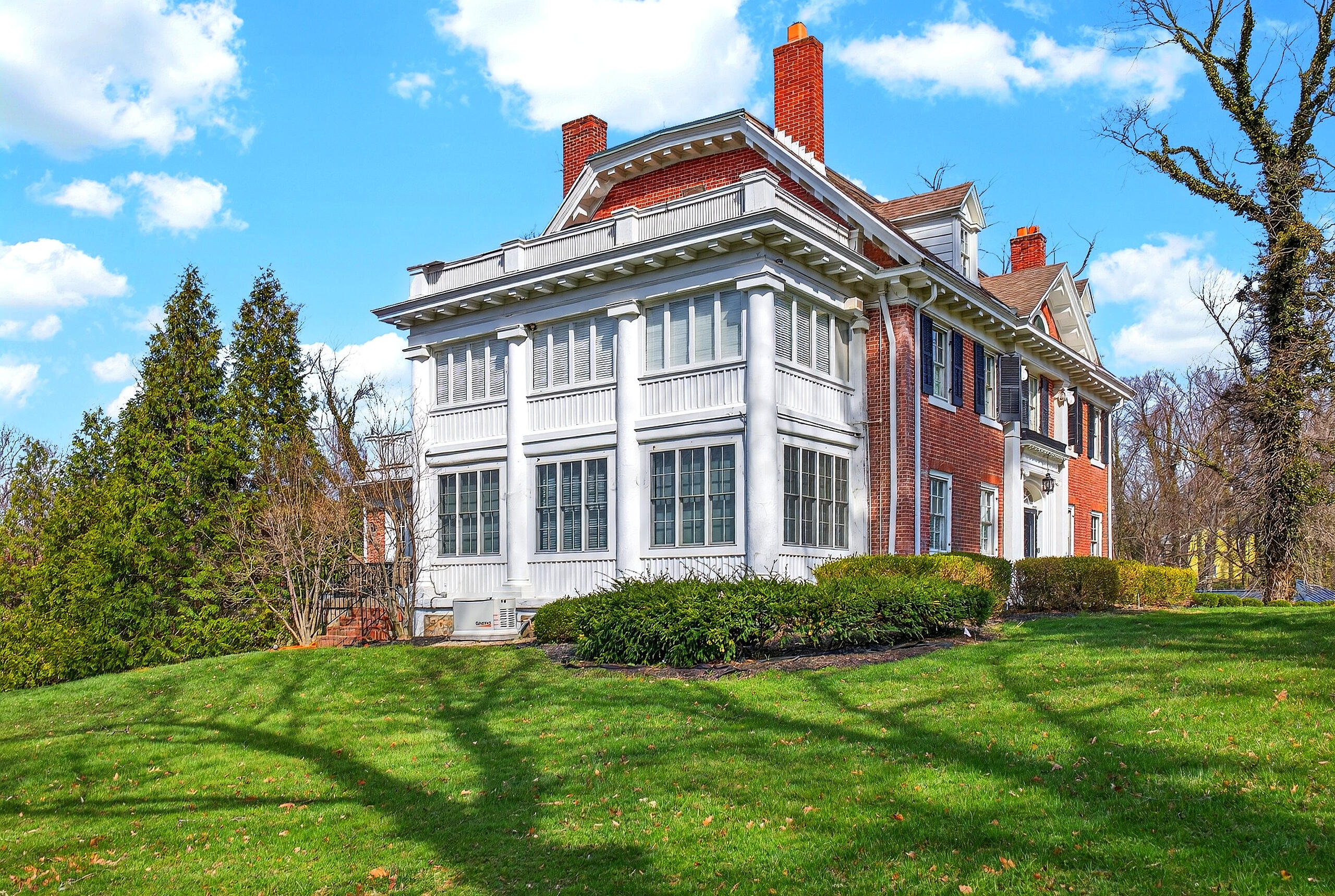 1115 Oakwood Avenue, Oakwood, Ohio 45419