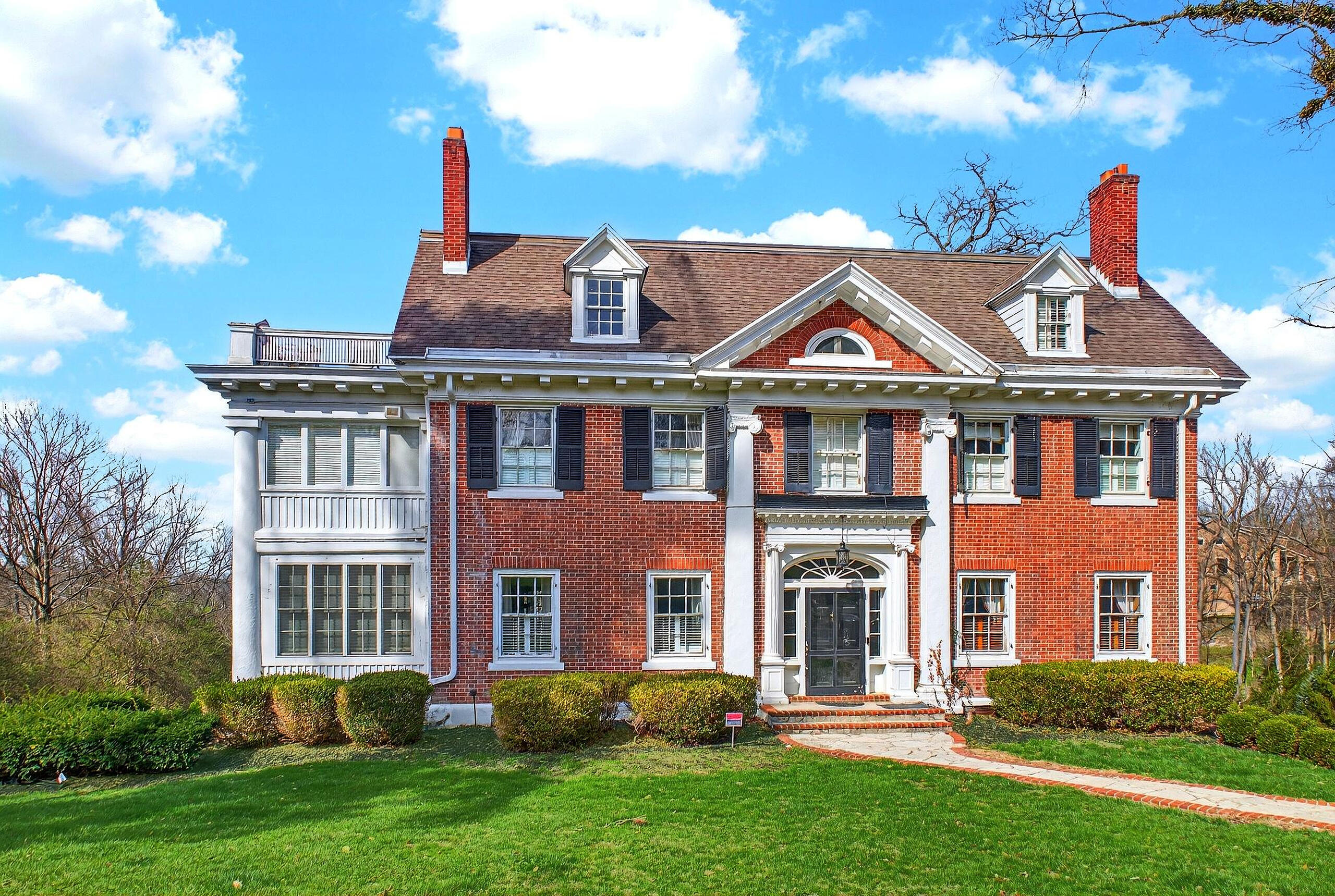 1115 Oakwood Avenue, Oakwood, Ohio 45419