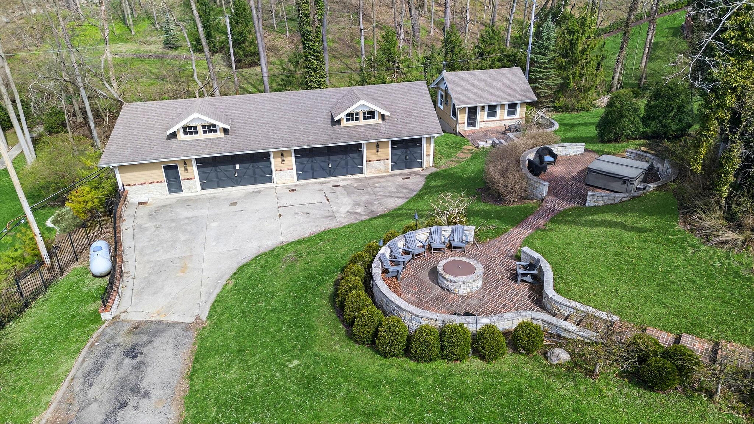 1115 Oakwood Avenue, Oakwood, Ohio 45419