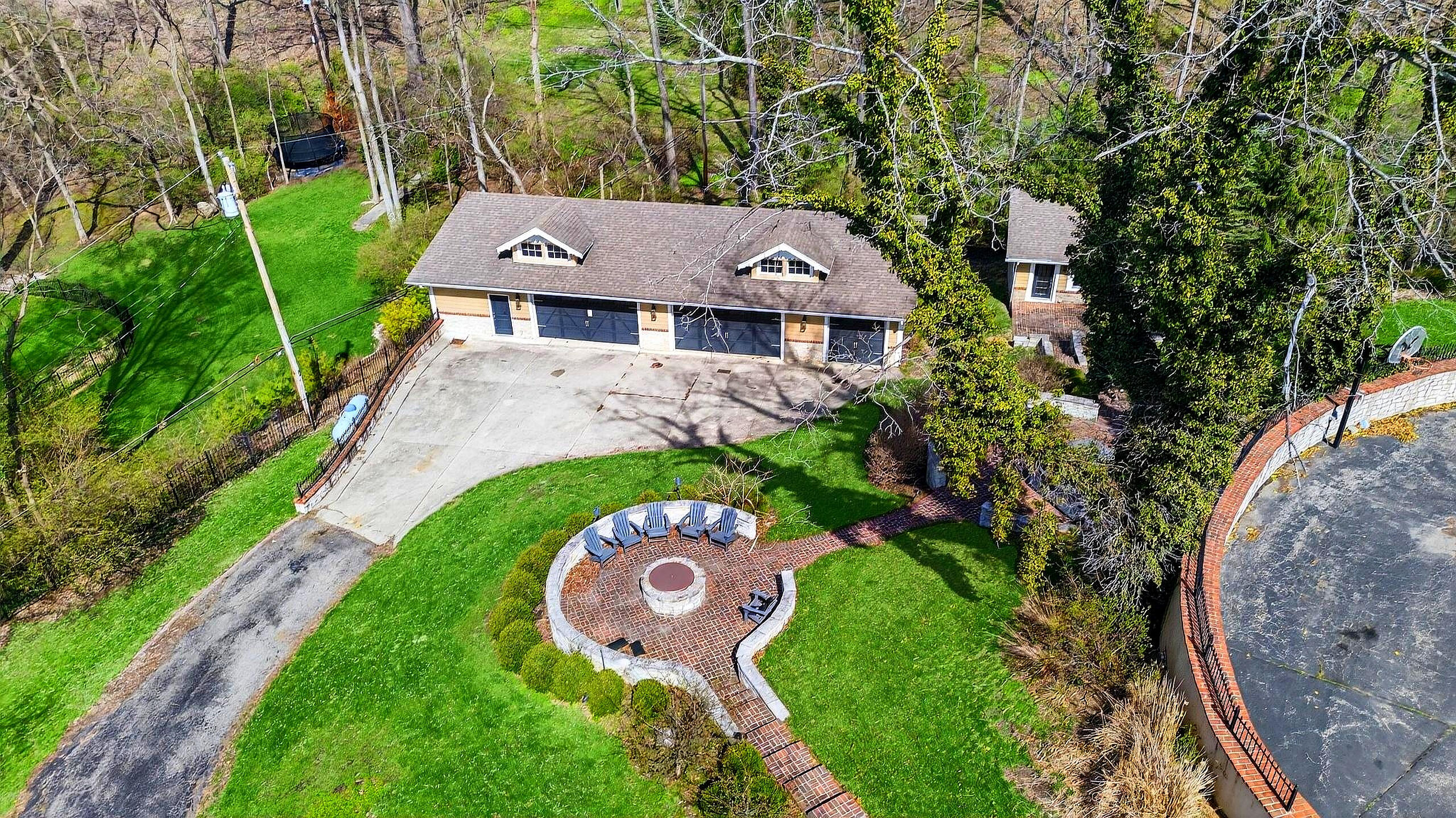 1115 Oakwood Avenue, Oakwood, Ohio 45419