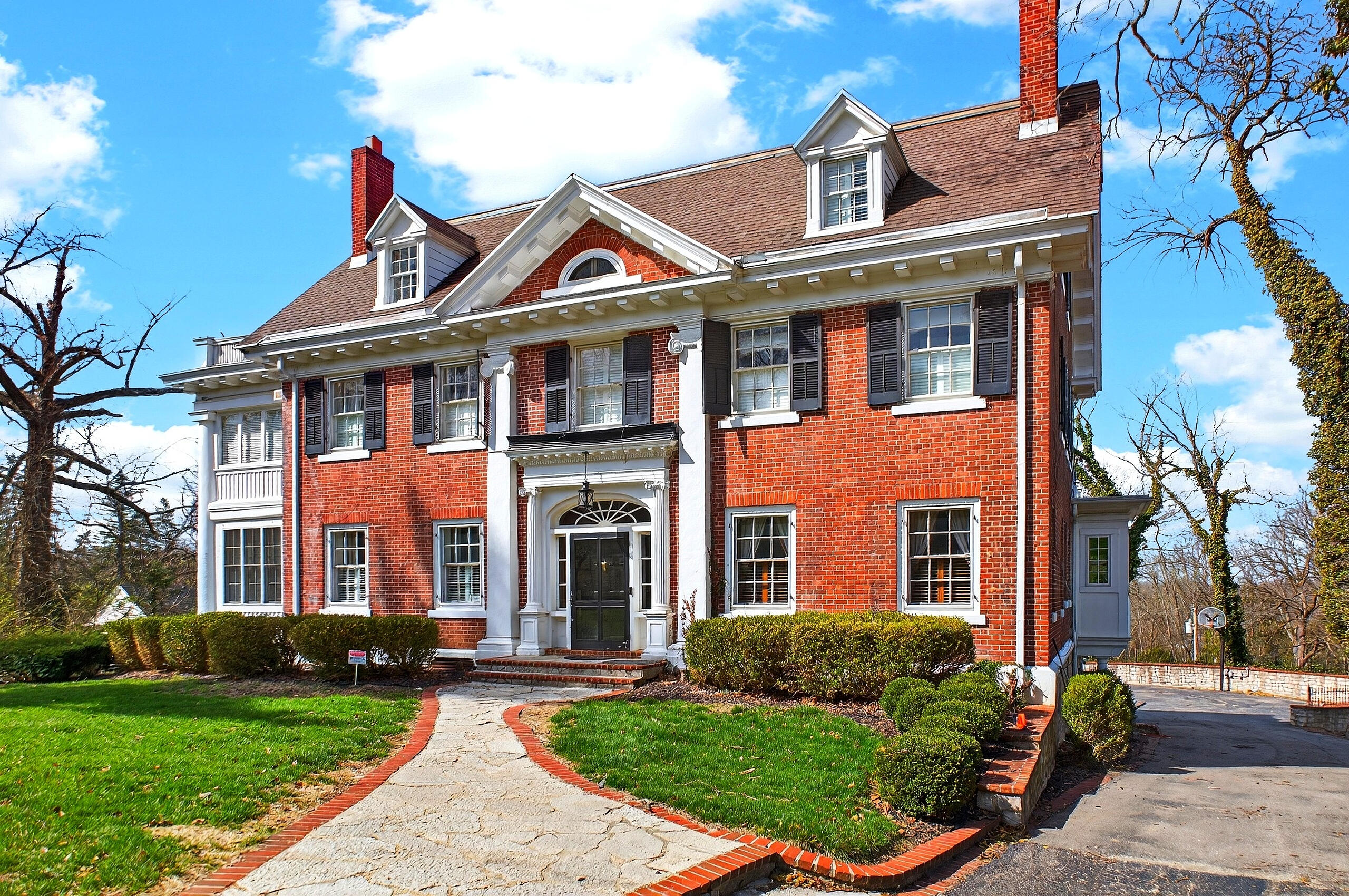 1115 Oakwood Avenue, Oakwood, Ohio 45419