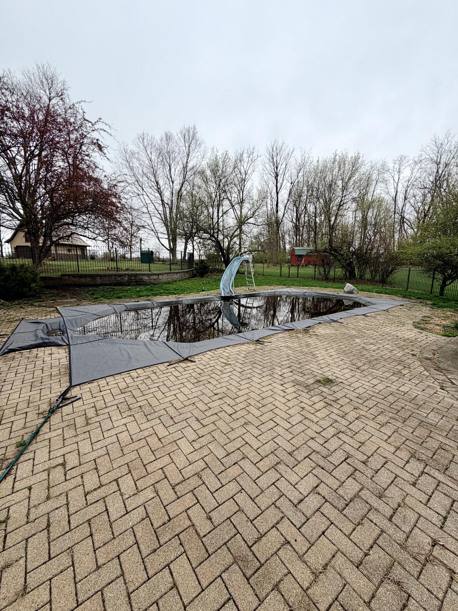 6215 New Carlisle Pike, Springfield, Ohio 45504