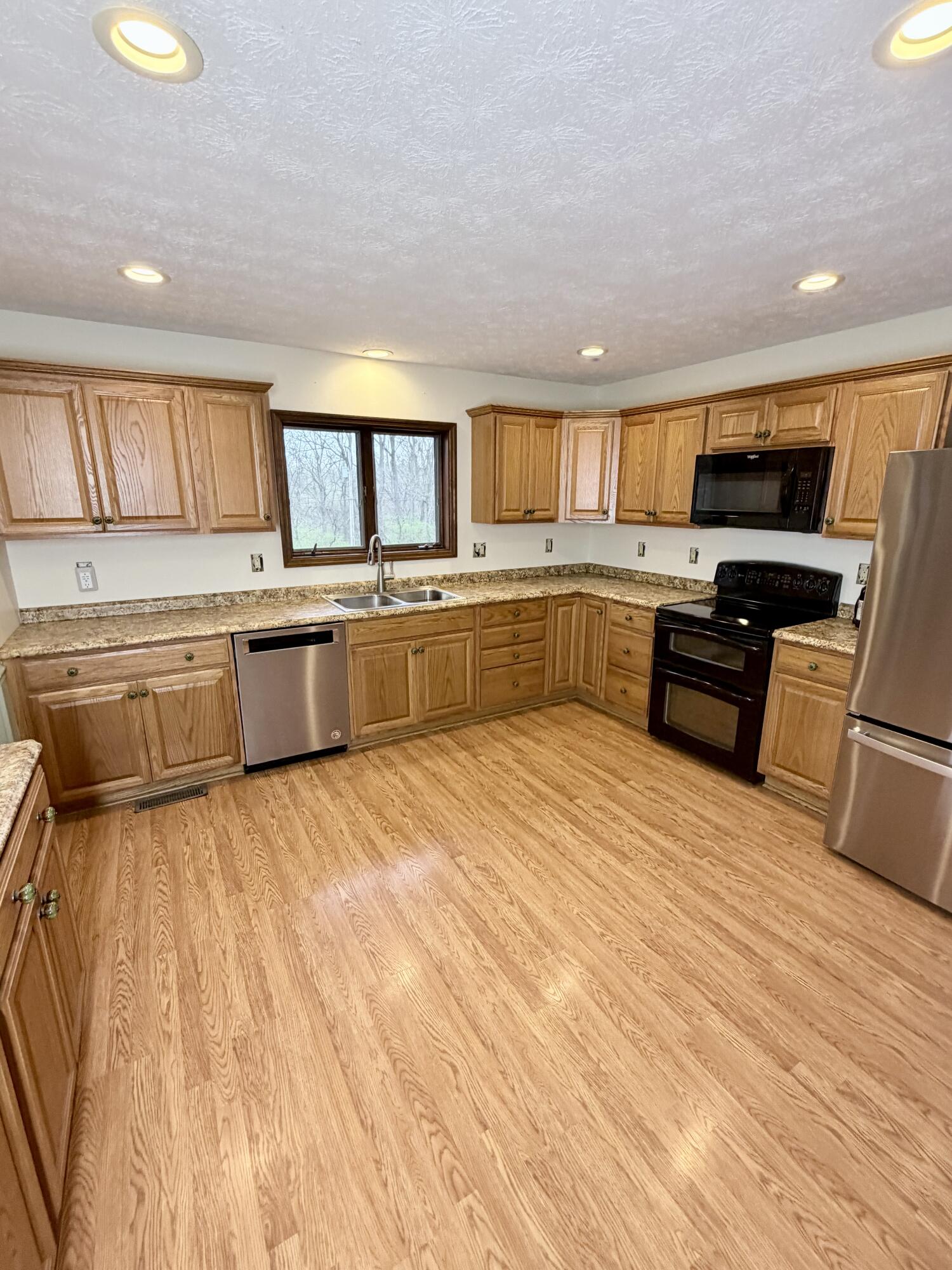 6215 New Carlisle Pike, Springfield, Ohio 45504