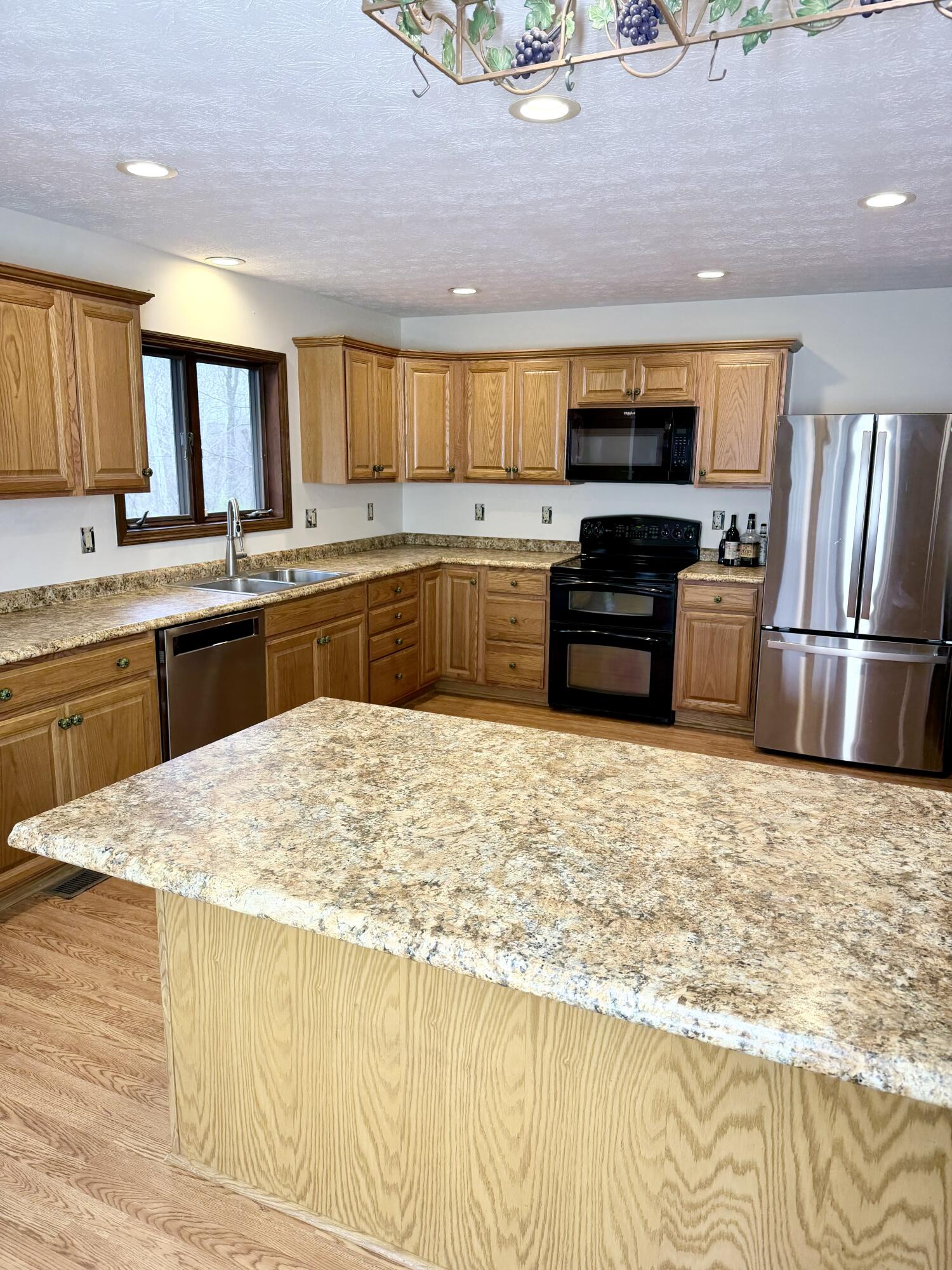 6215 New Carlisle Pike, Springfield, Ohio 45504